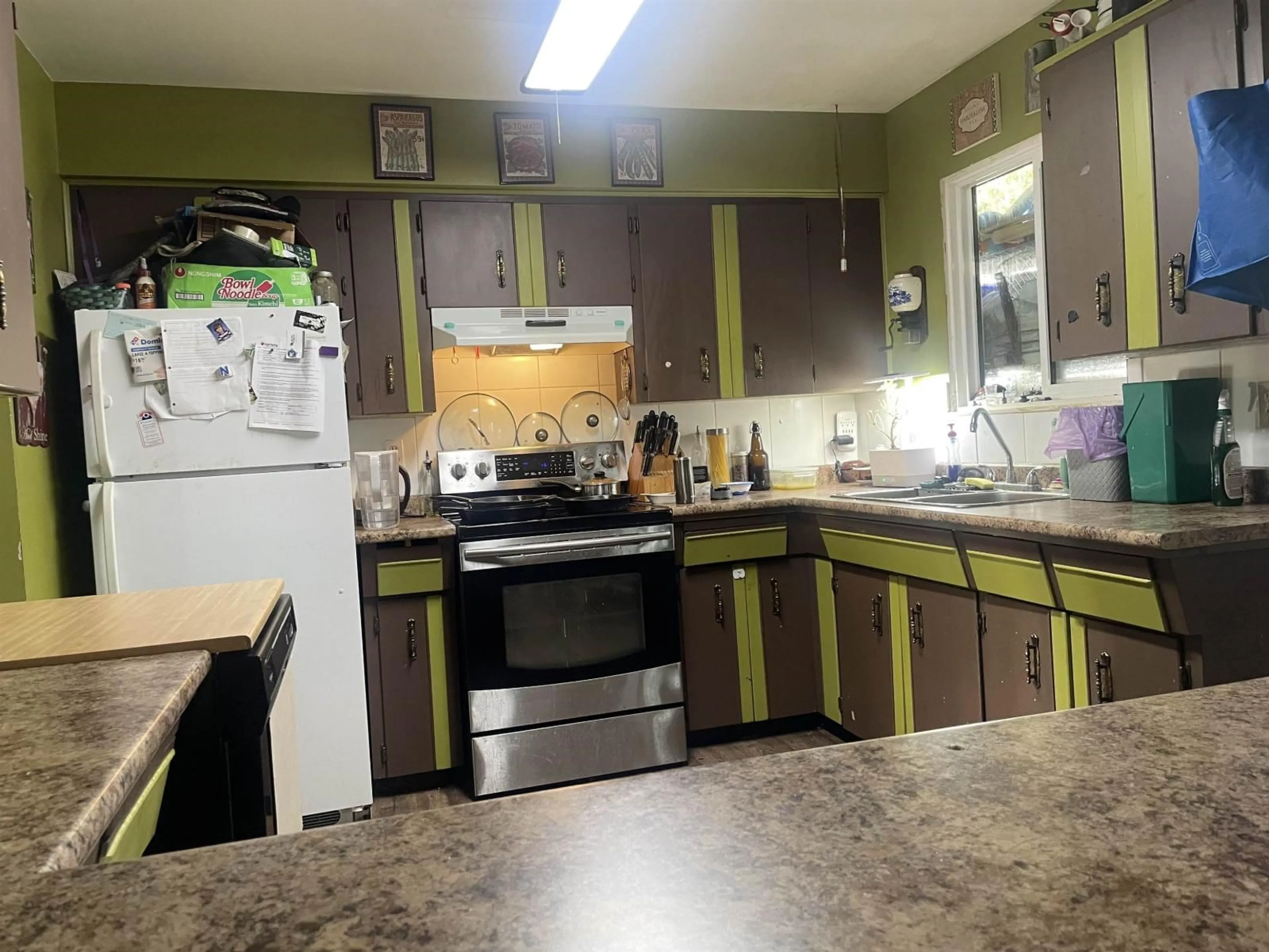 Standard kitchen, unknown for 26949 27B AVENUE, Langley British Columbia V4W3E5