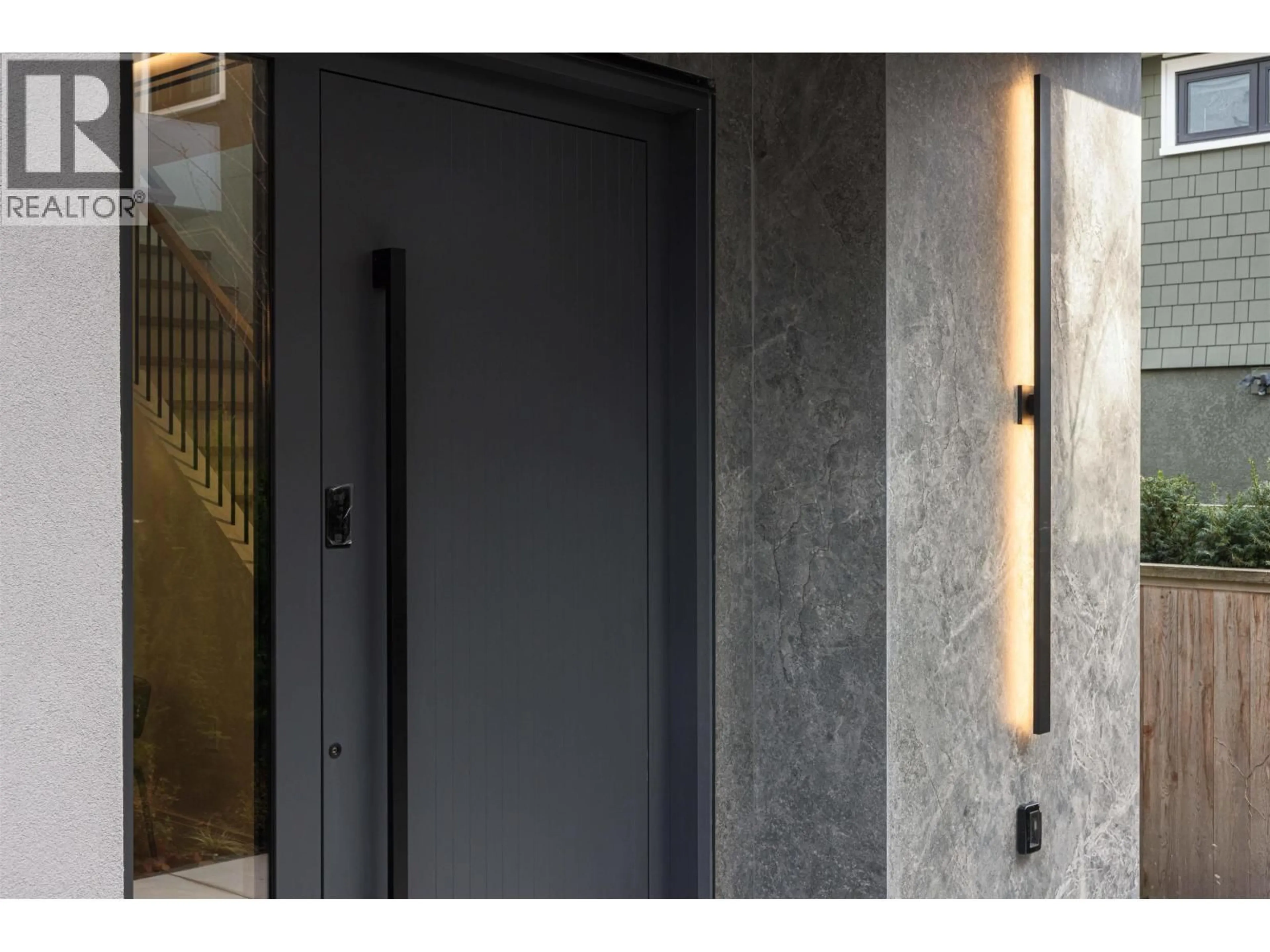 Indoor foyer for 1181 33RD AVENUE, Vancouver British Columbia V0V0V0