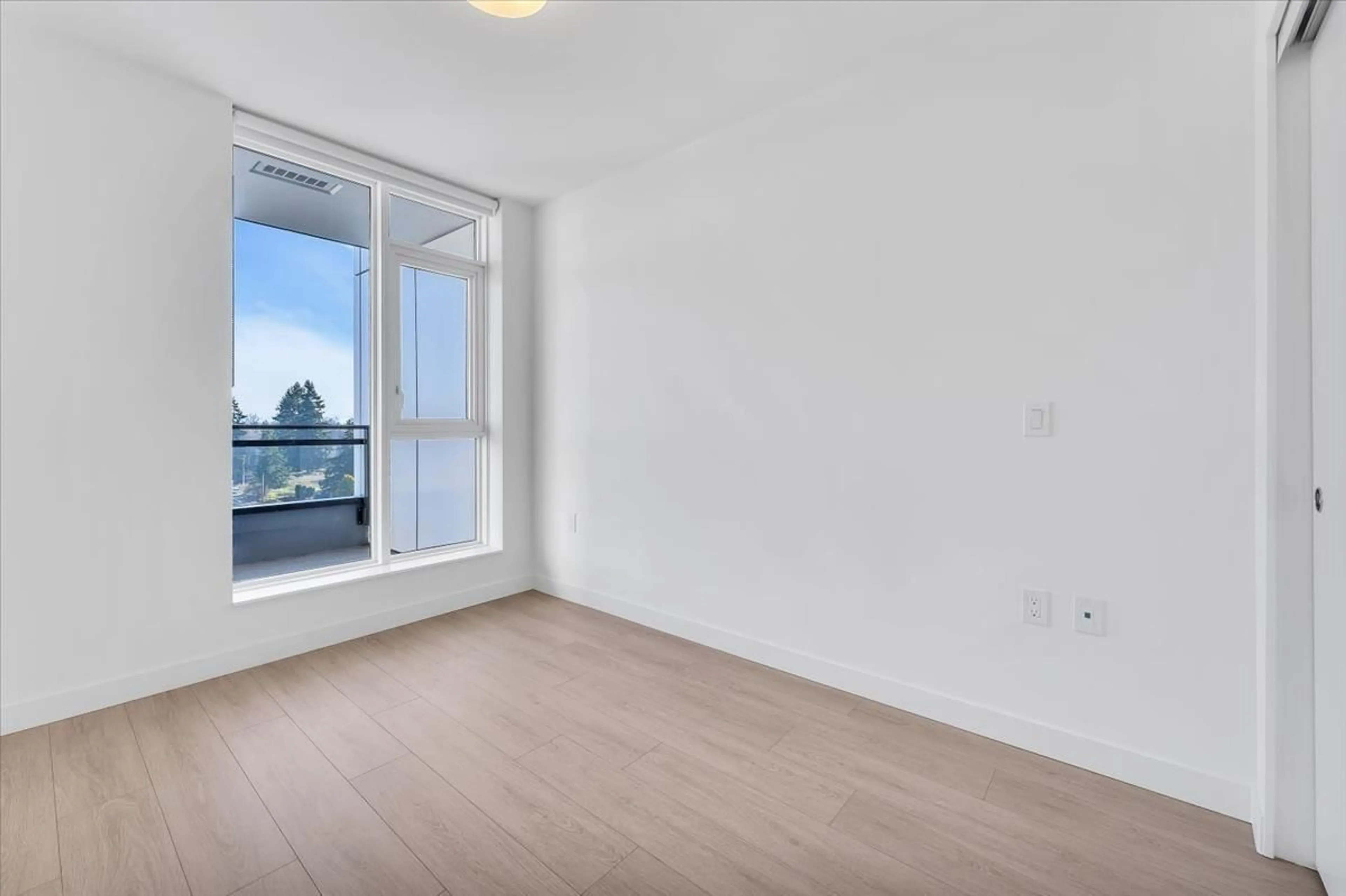 A pic of a room for 1212 - 13675 107A AVENUE, Vancouver British Columbia V3T0X3