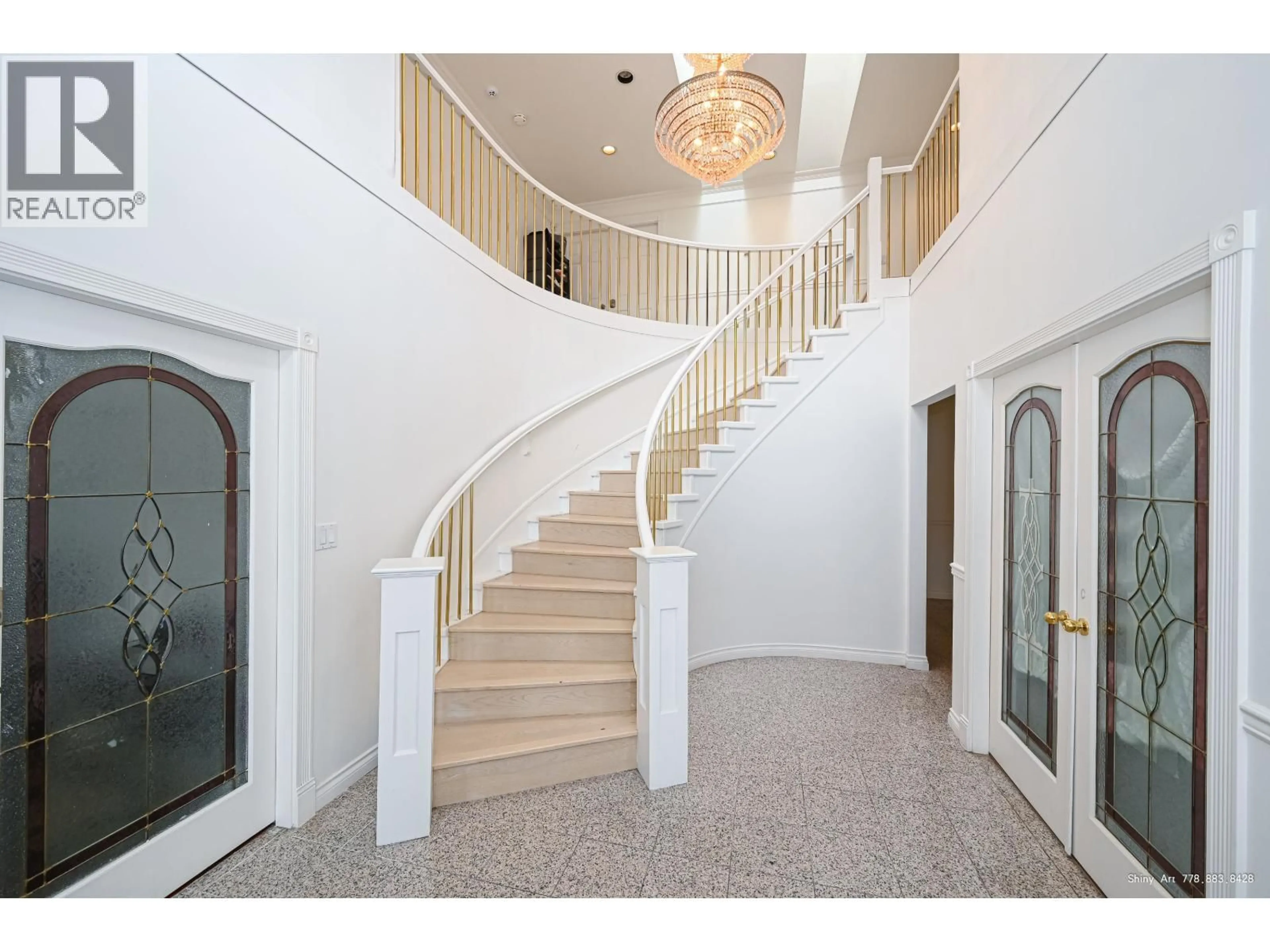 Indoor foyer for 7251 ASH STREET, Richmond British Columbia V6Y2R9