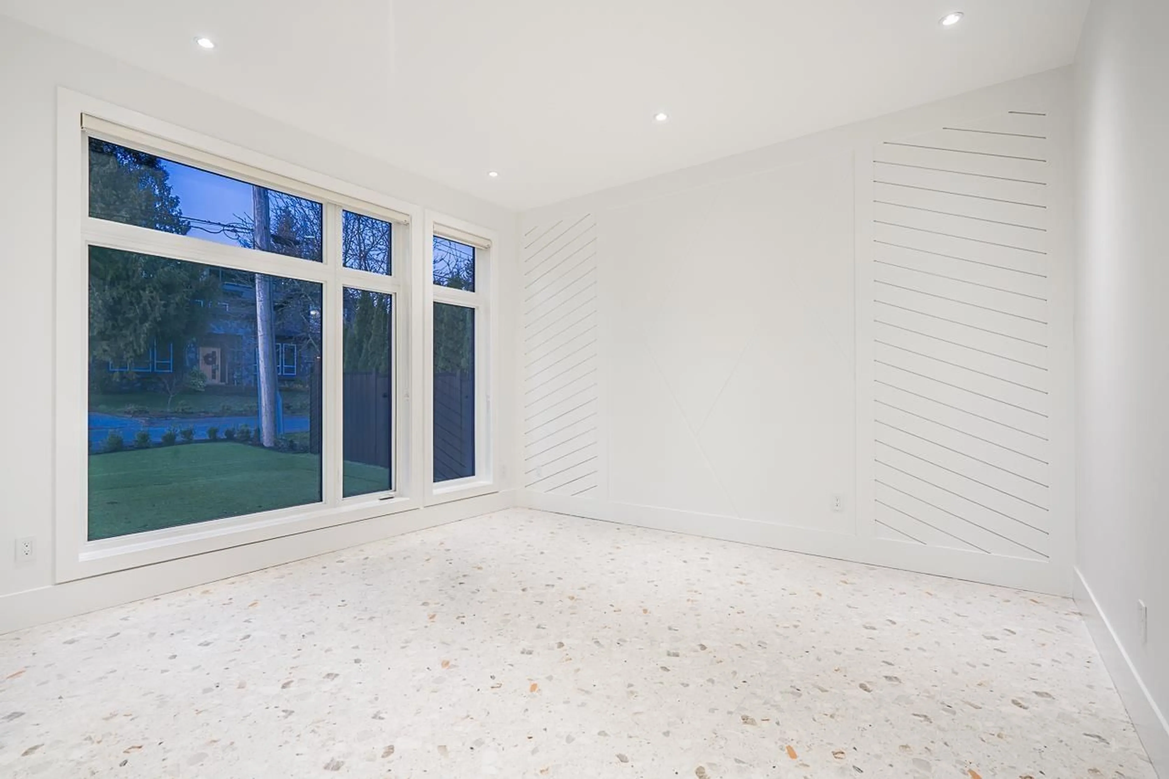 Unknown for 13528 14 AVENUE, Surrey British Columbia V4A5H5