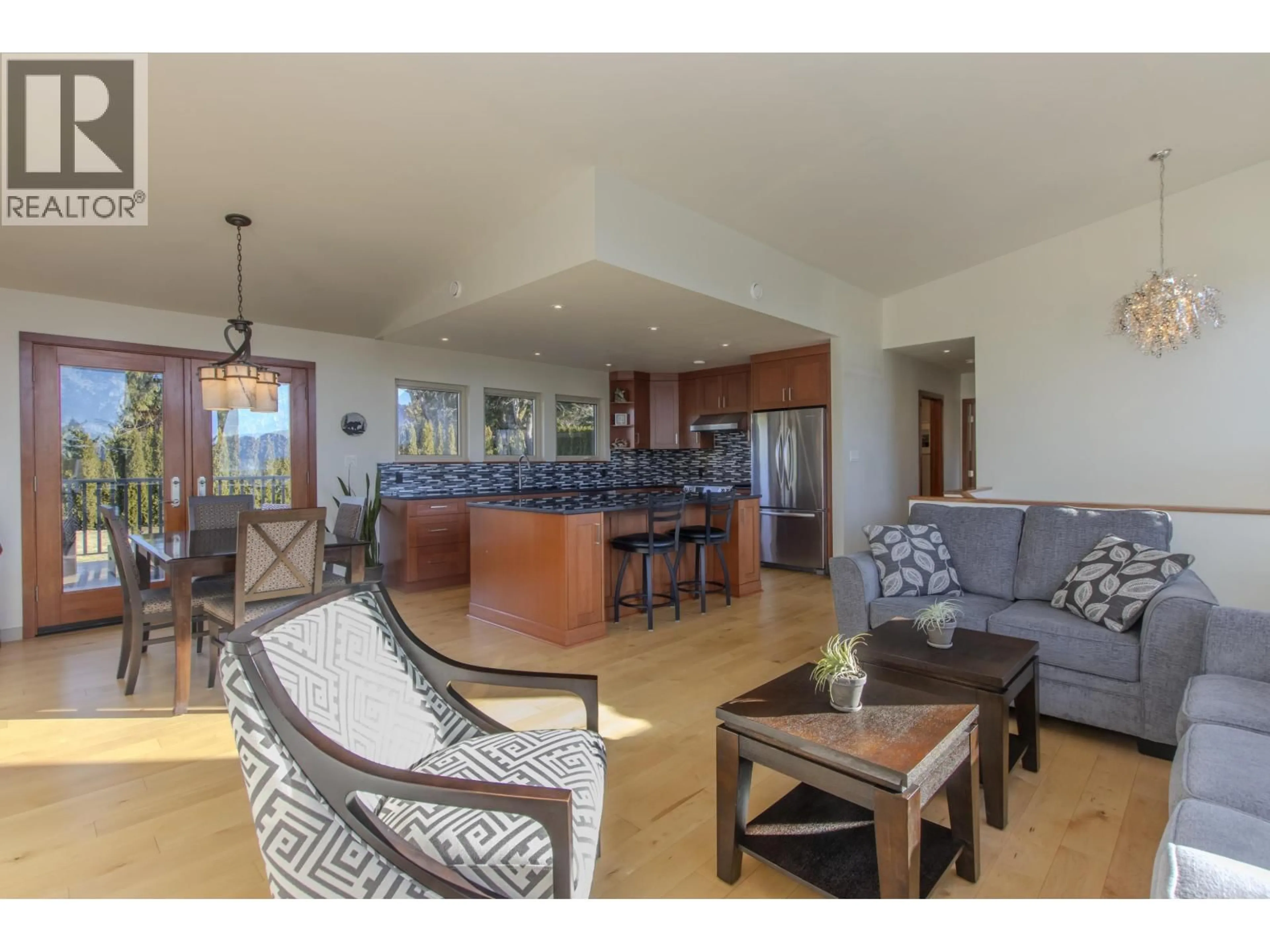 Open concept kitchen, unknown for 40298 AYR DRIVE, Squamish British Columbia V8B0B6