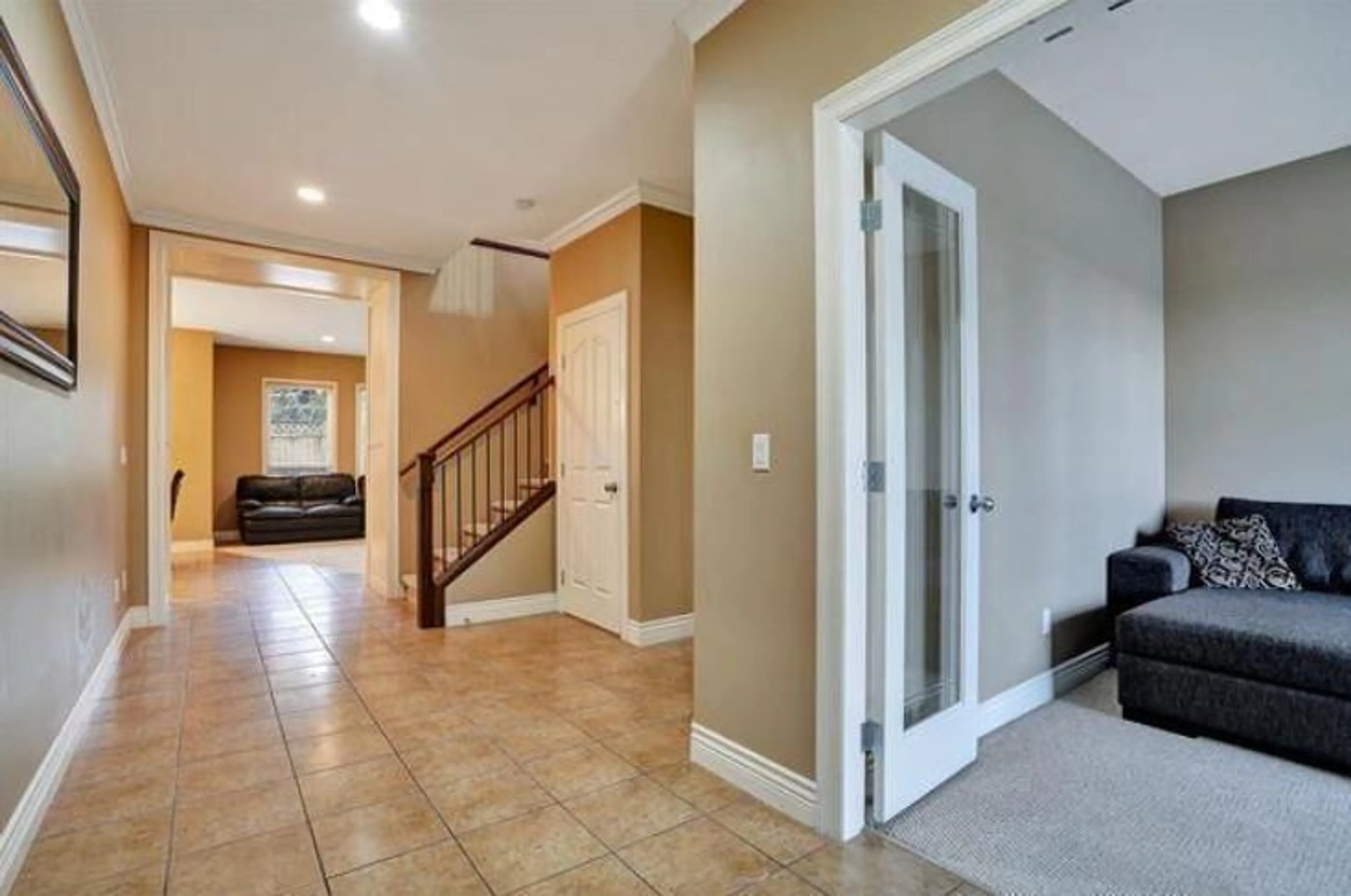 Indoor entryway for 7113 147 STREET, Surrey British Columbia V3S4P7