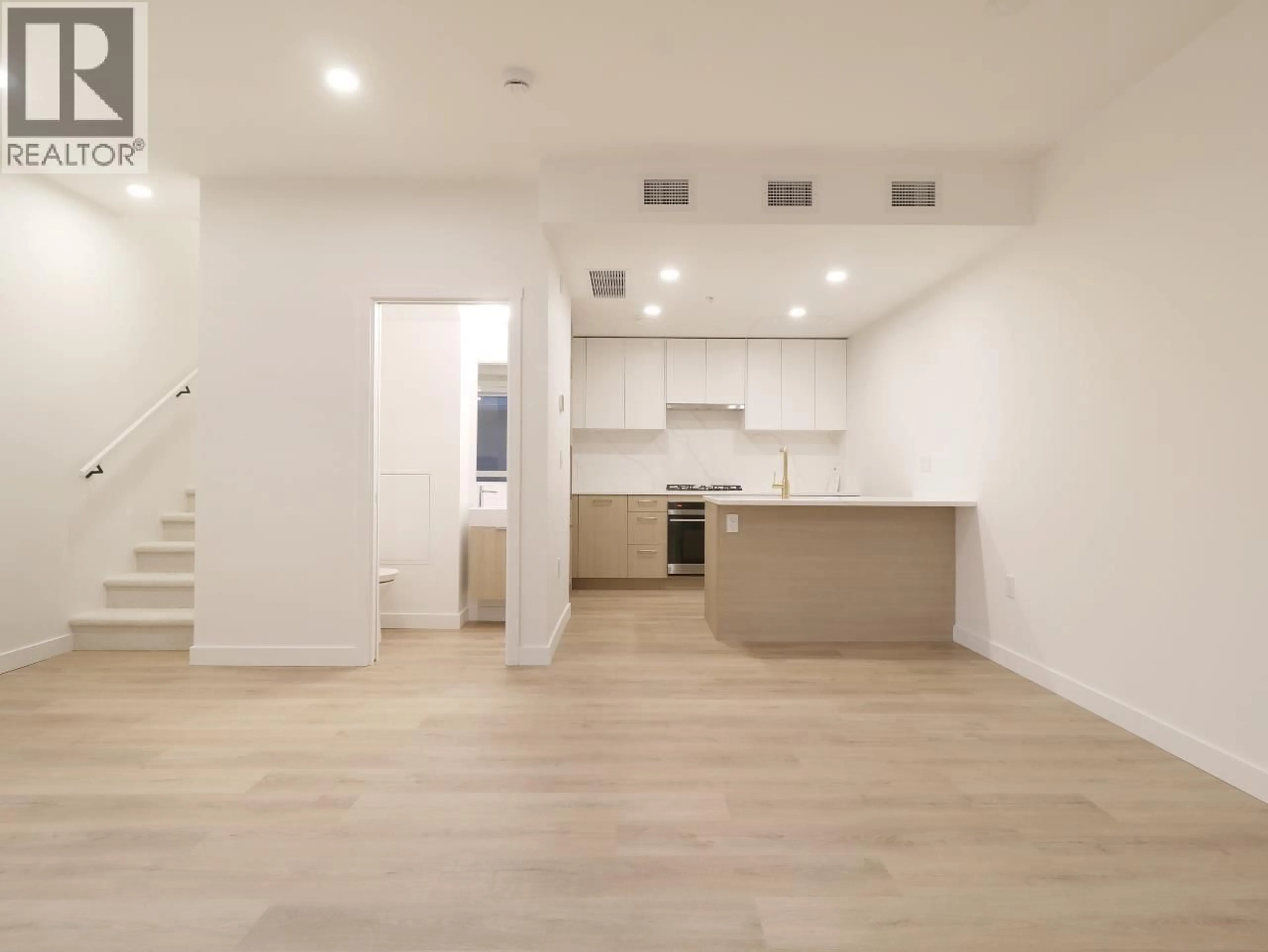 A pic of a room for 112 - 390 GUILBY STREET, Coquitlam British Columbia V3K0J8