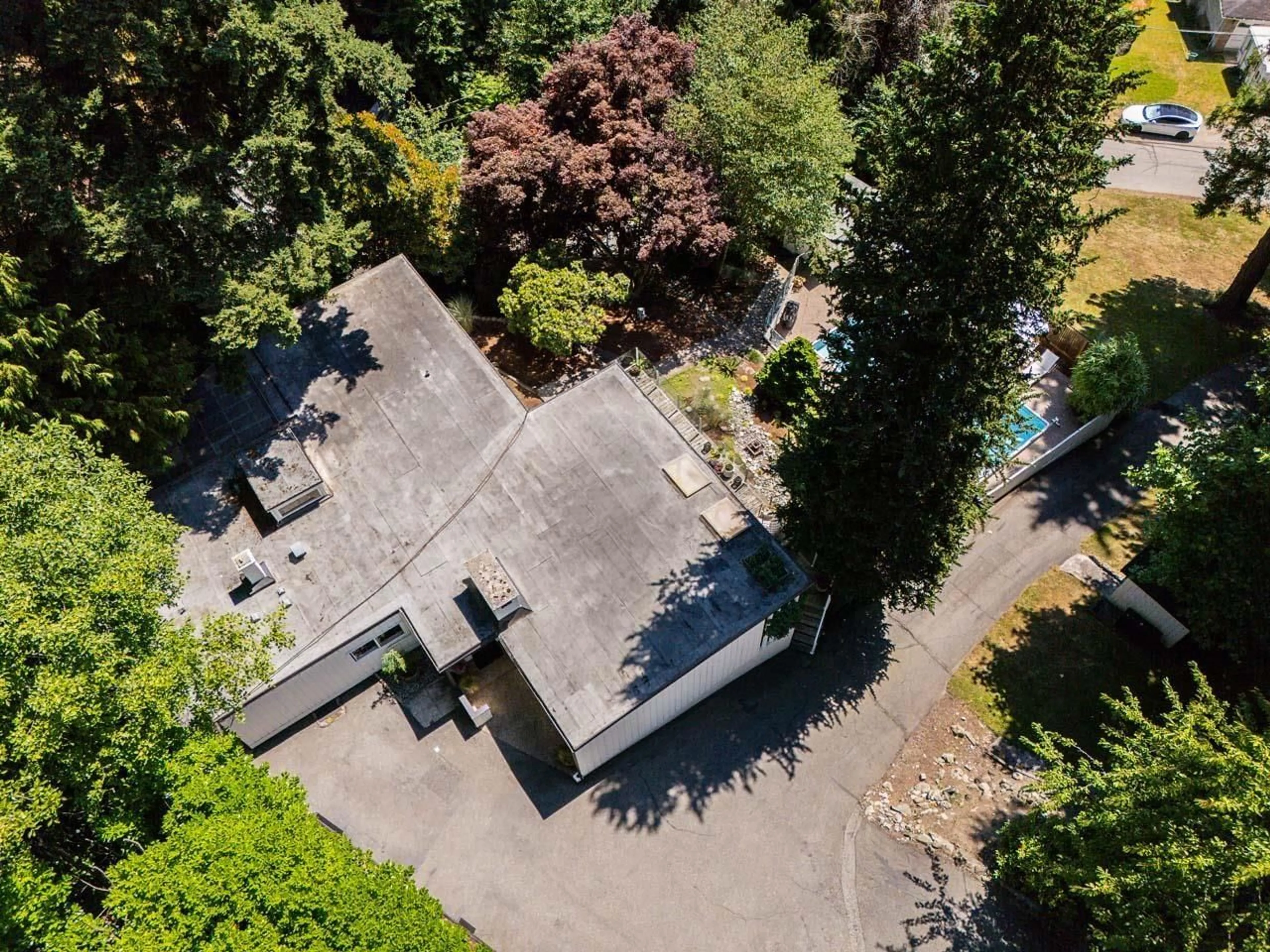 A pic from outside/outdoor area/front of a property/back of a property/a pic from drone, street for 13259 COULTHARD ROAD, Surrey British Columbia V3X3E5