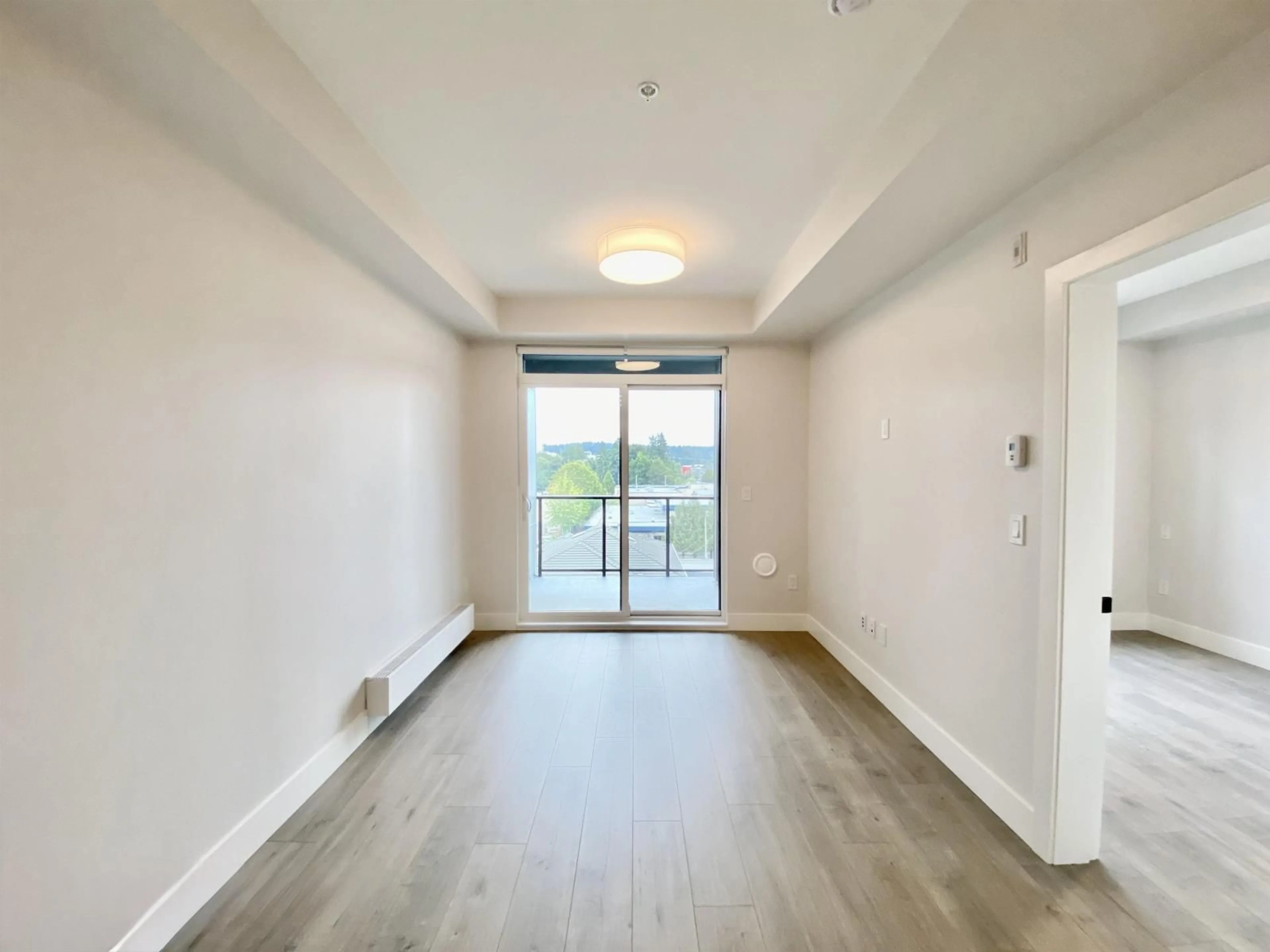 A pic of a room for 401 - 13458 95 AVENUE, Surrey British Columbia V3V0H1