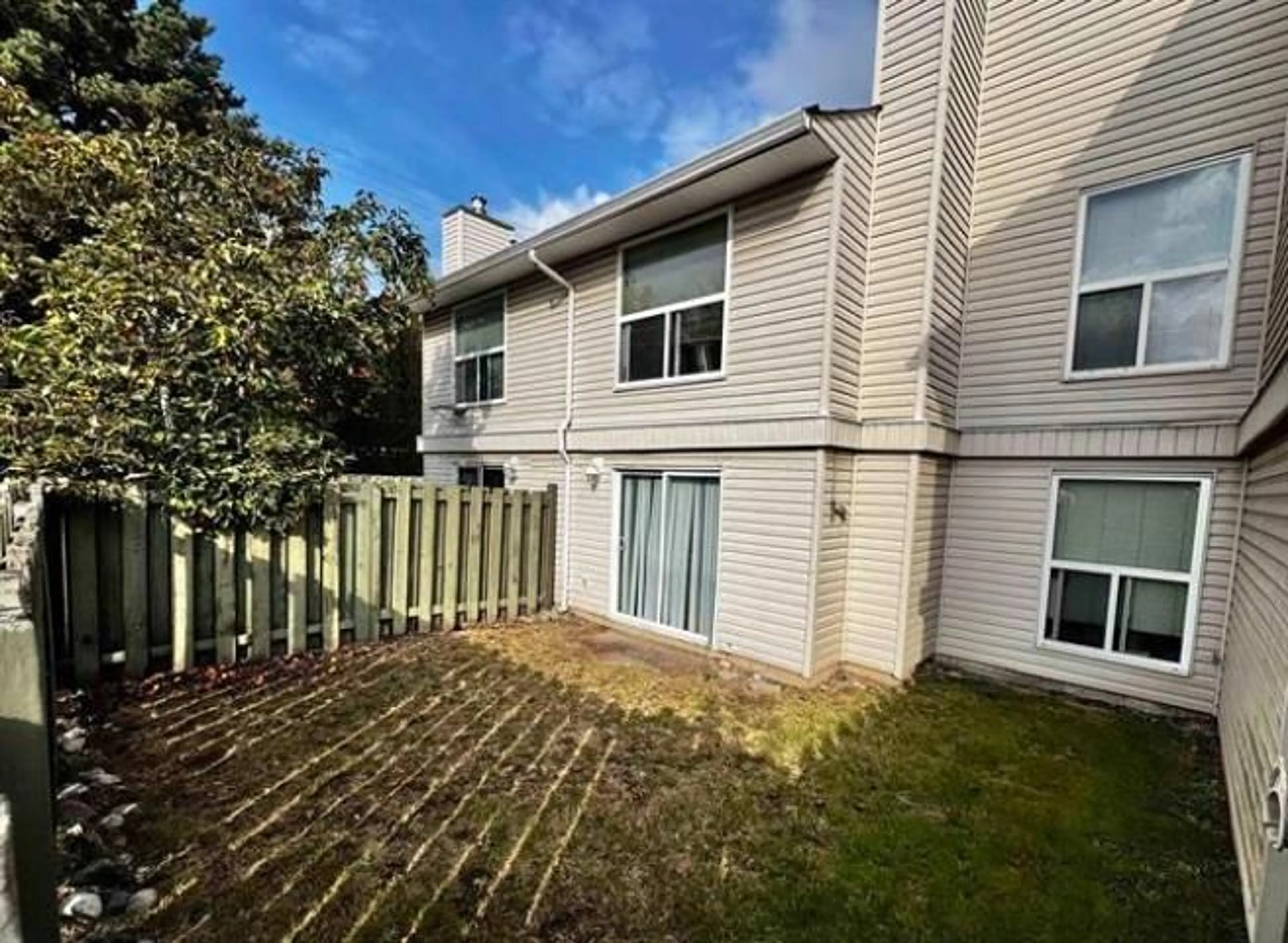 A pic from outside/outdoor area/front of a property/back of a property/a pic from drone, water/lake/river/ocean view for 302 - 32550 MACLURE ROAD, Abbotsford British Columbia V2T4N3