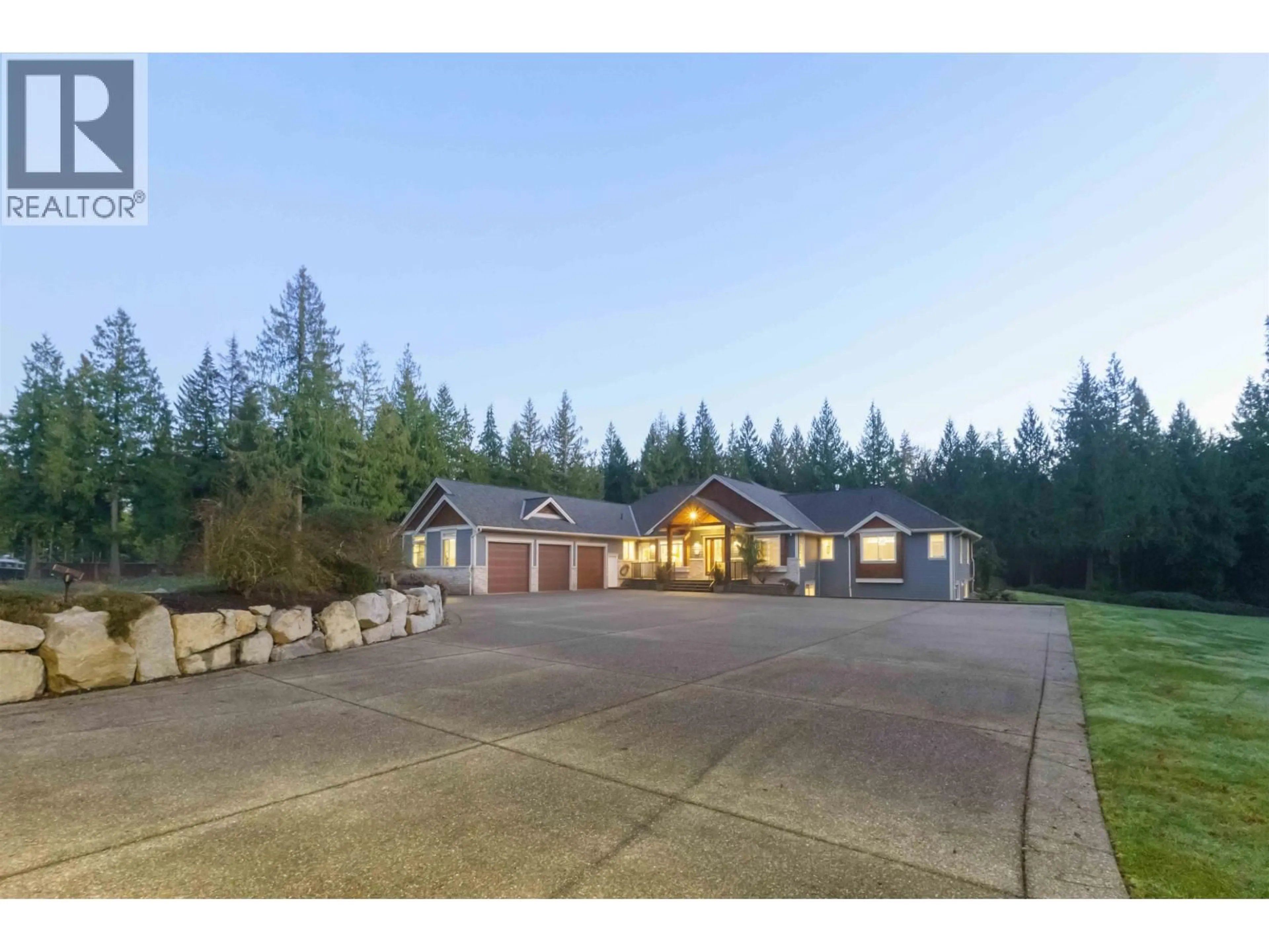 A pic from outside/outdoor area/front of a property/back of a property/a pic from drone, unknown for 28650 104 AVENUE, Maple Ridge British Columbia V2W1L5