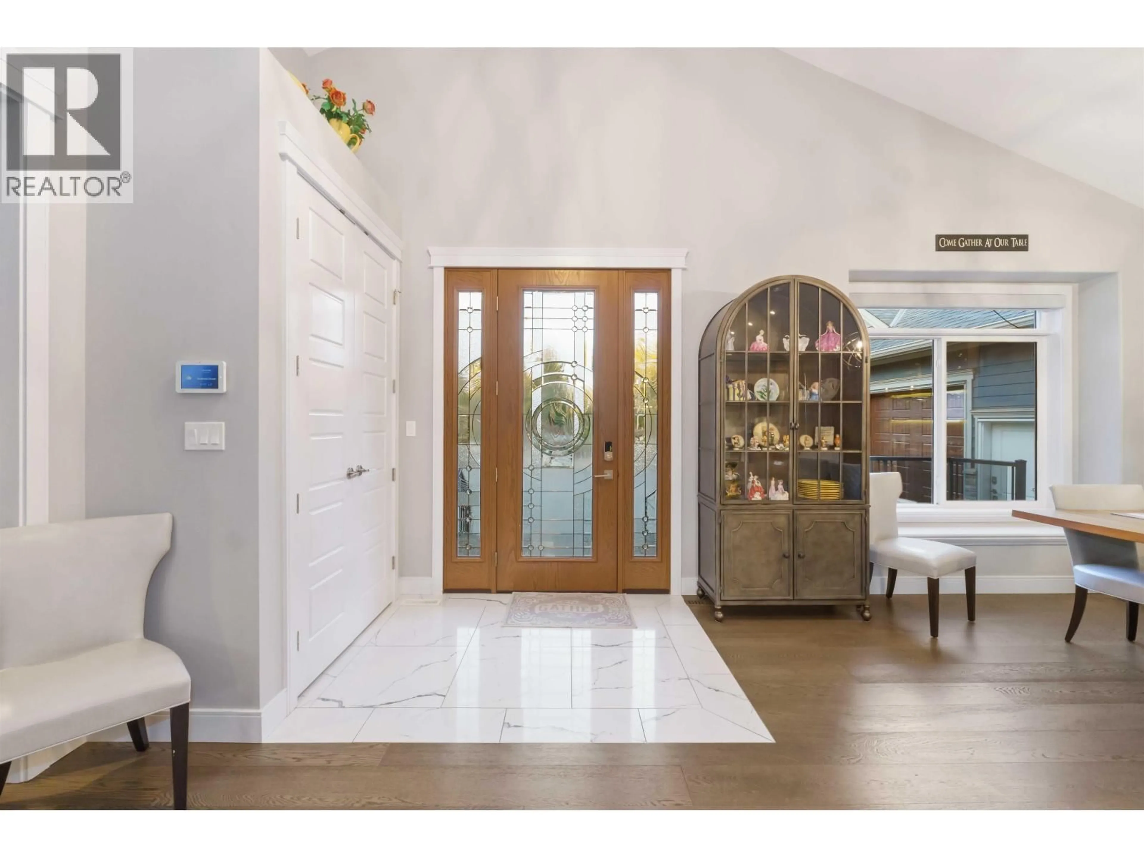 Indoor entryway for 28650 104 AVENUE, Maple Ridge British Columbia V2W1L5