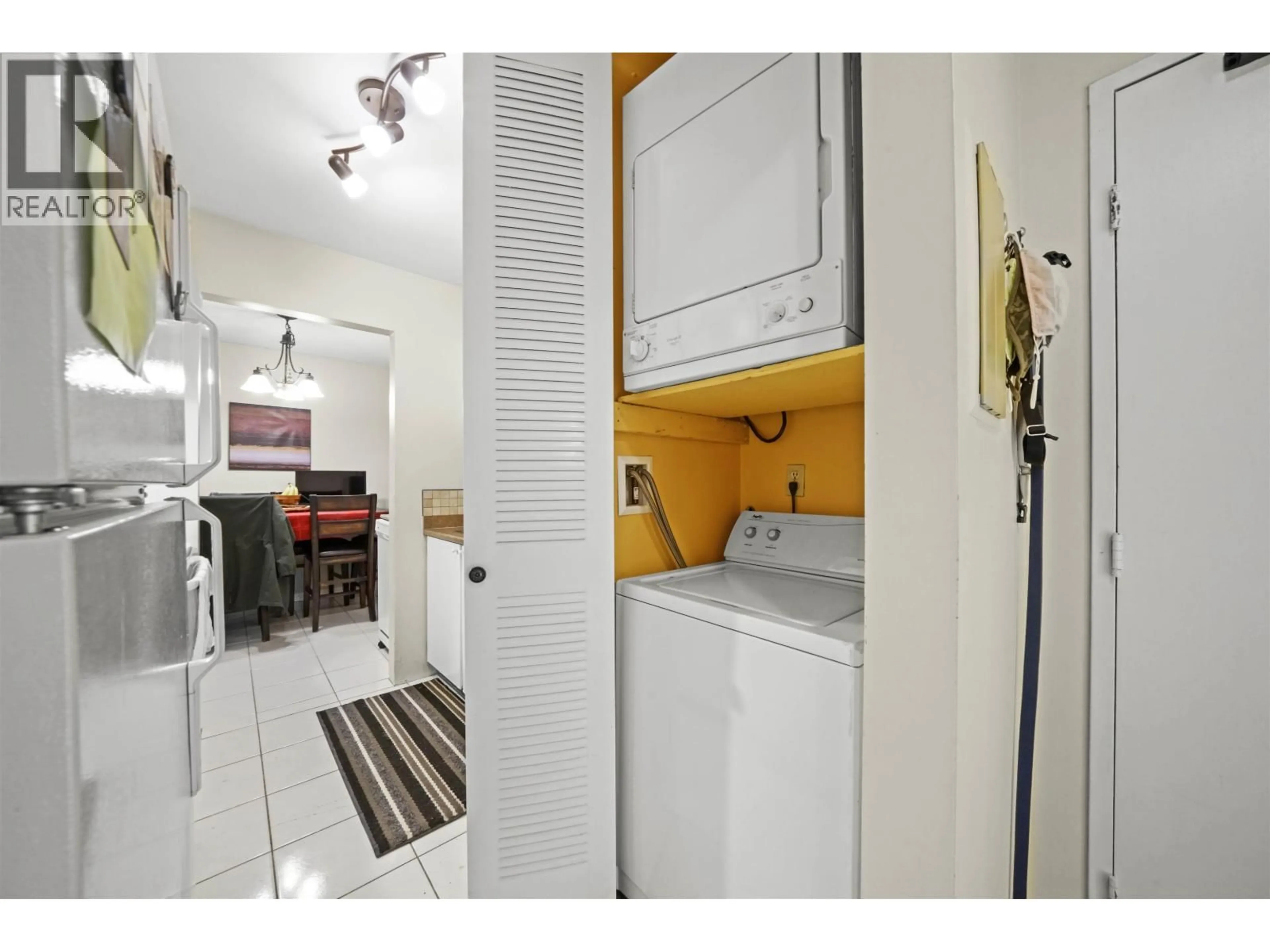 Laundry room for 203 - 9584 MANCHESTER DRIVE, Burnaby British Columbia V3N4R1