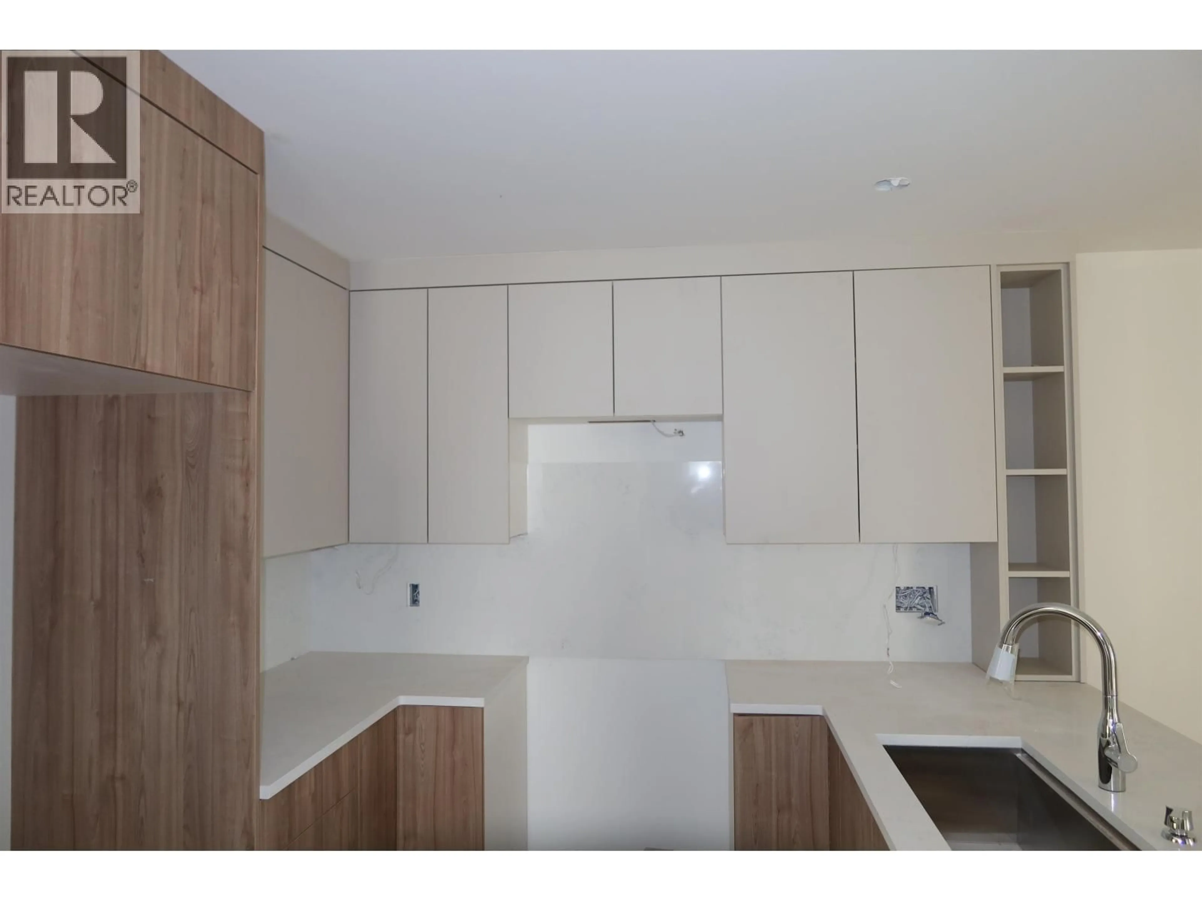 Standard kitchen, wood/laminate floor for 972 PARK DRIVE, Vancouver British Columbia V6P2J4