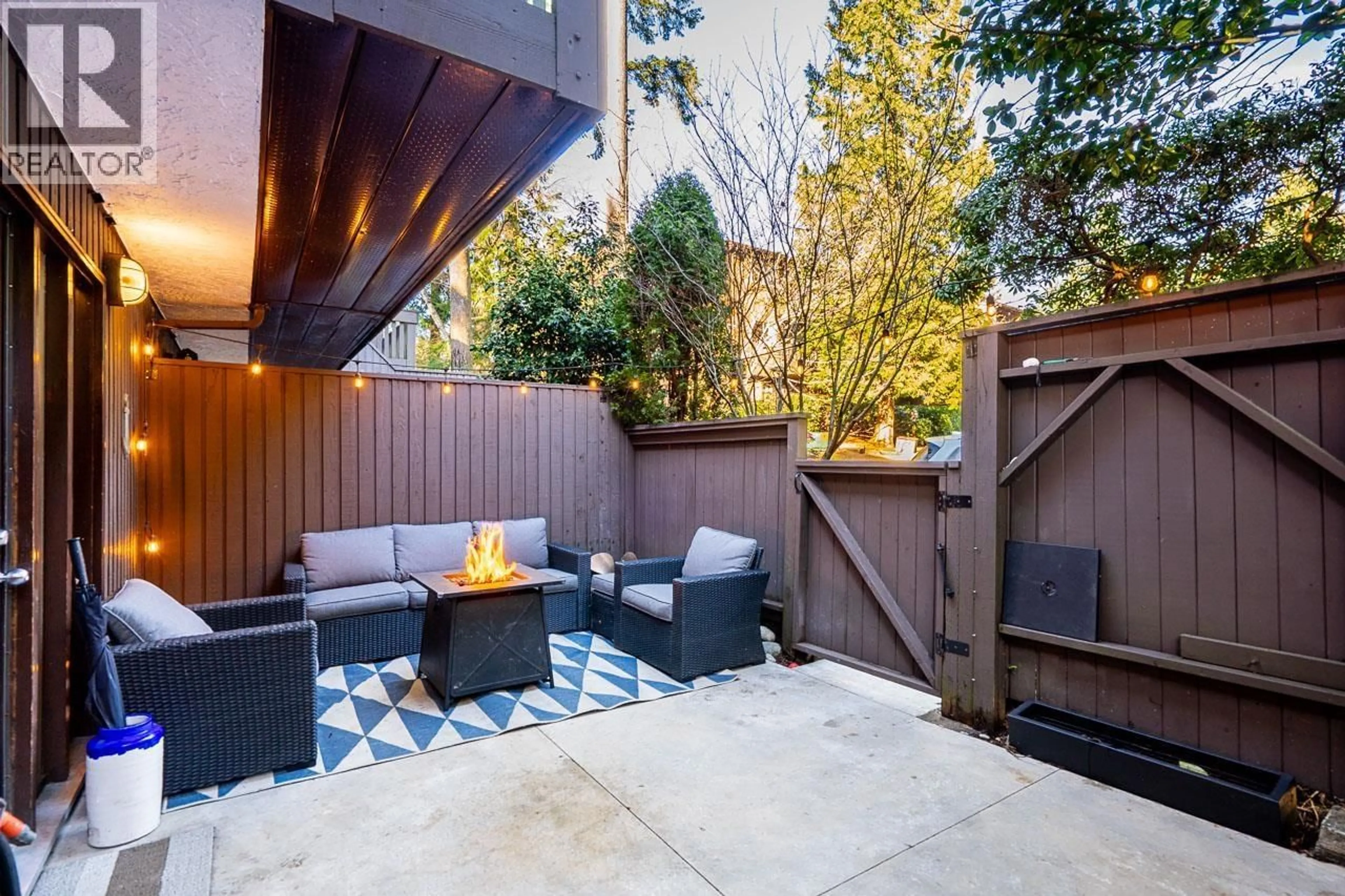 Patio, street for 2076 PURCELL WAY, North Vancouver British Columbia V7J3K3