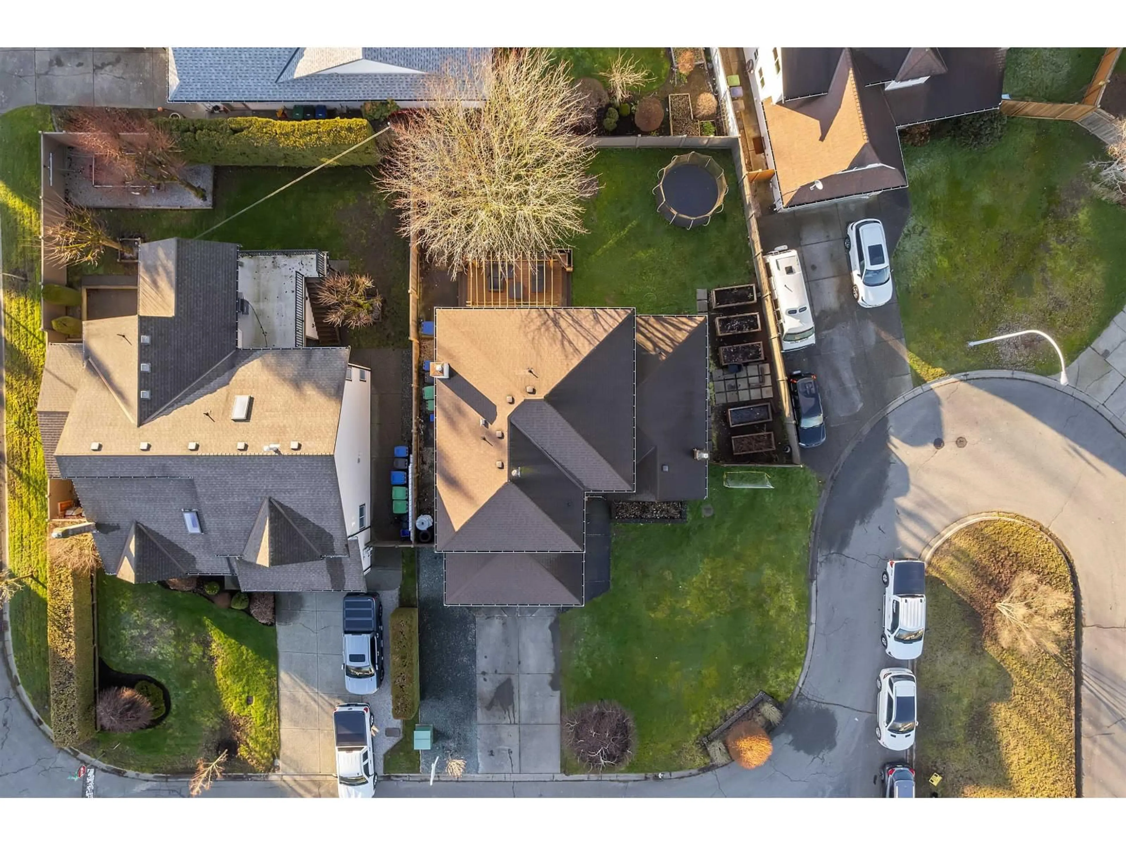 A pic from outside/outdoor area/front of a property/back of a property/a pic from drone, street for 6323 171A STREET, Surrey British Columbia V3S7G4