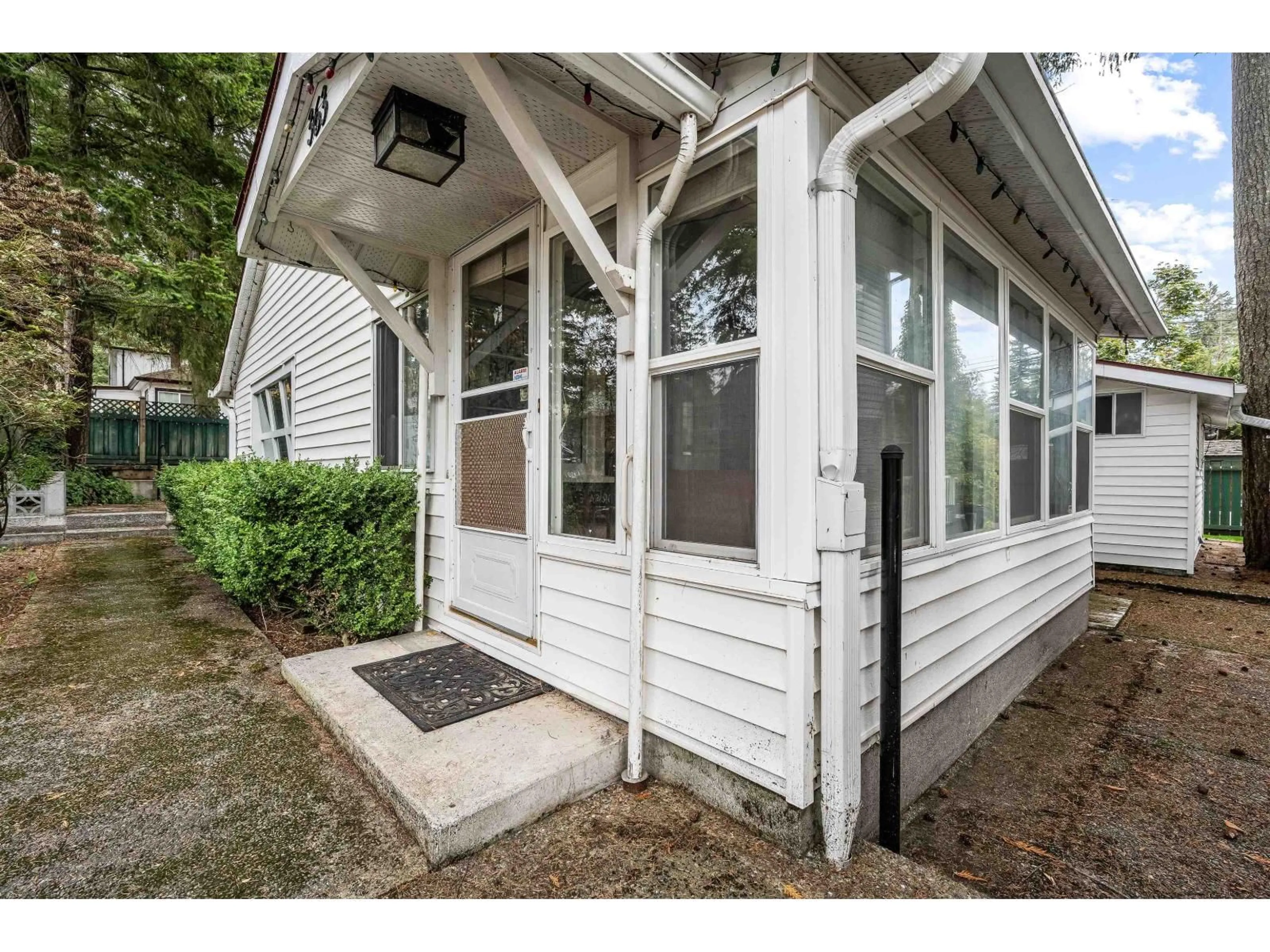 Home with vinyl exterior material, street for 363 PINE STREET, Cultus Lake British Columbia V2R4Y9