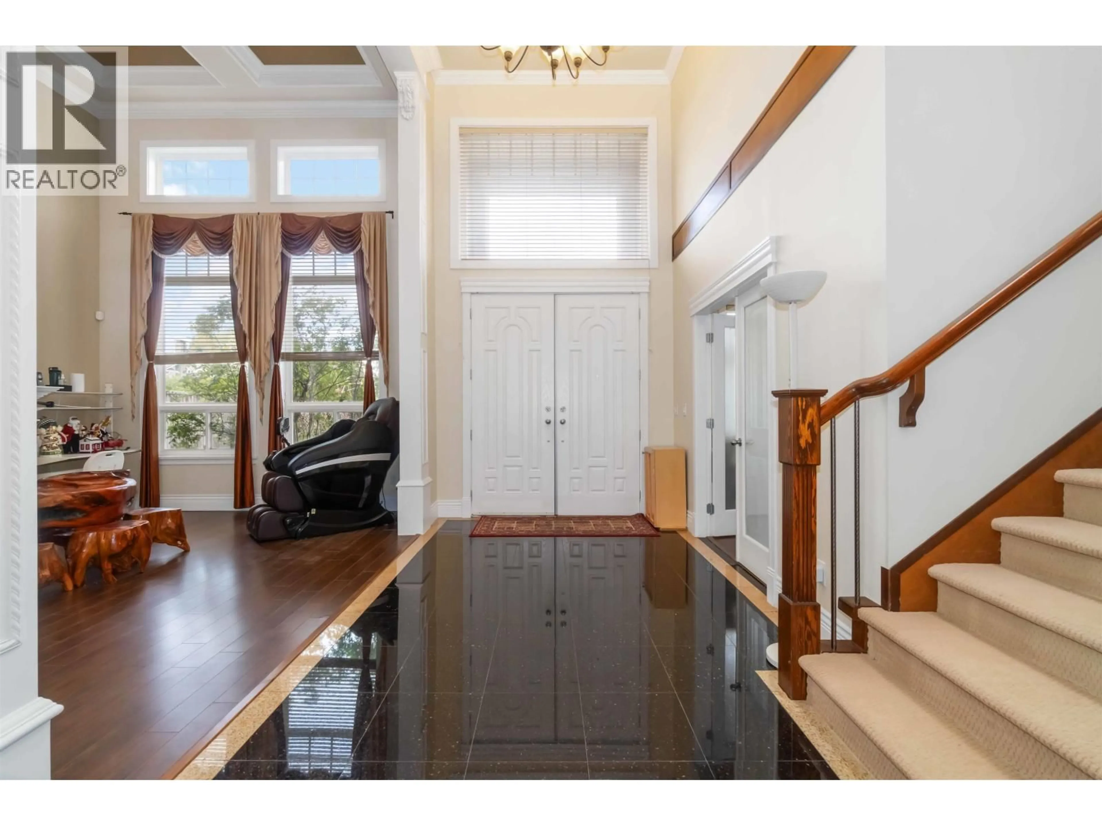 Indoor entryway for 6040 ADAMS PLACE, Richmond British Columbia V7C2N1