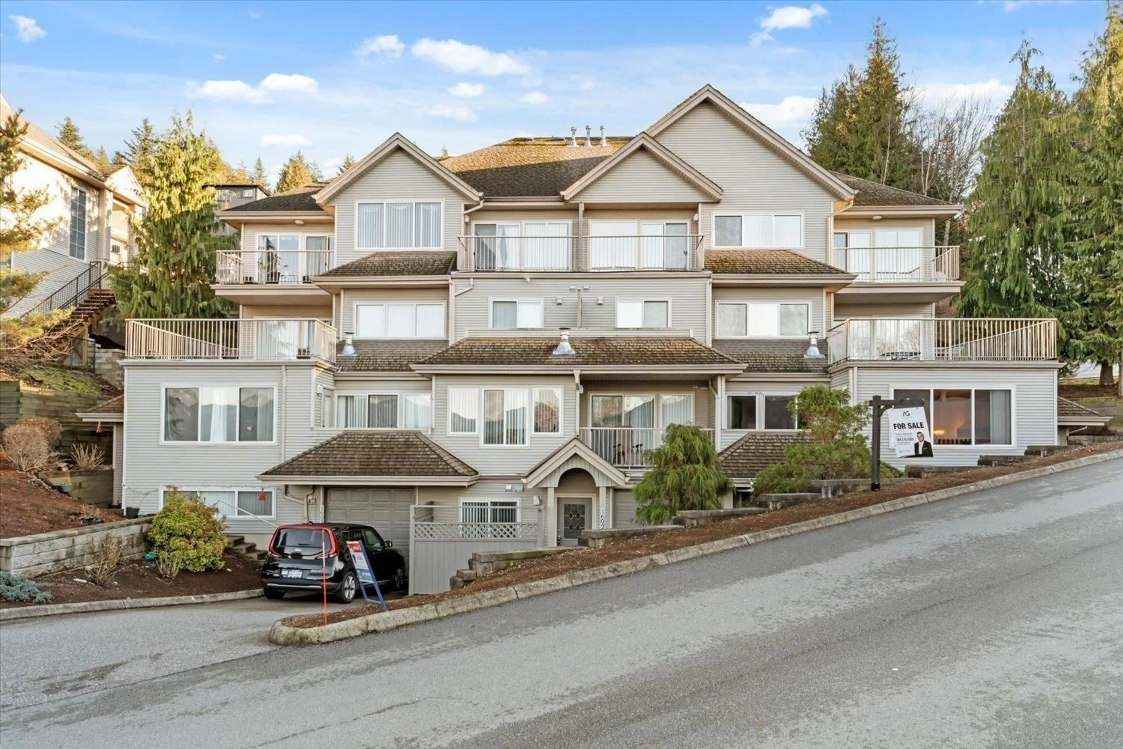 A pic from outside/outdoor area/front of a property/back of a property/a pic from drone, mountain view for 1601 - 5260 GOLDSPRING PLACE, Chilliwack British Columbia V2R5S5