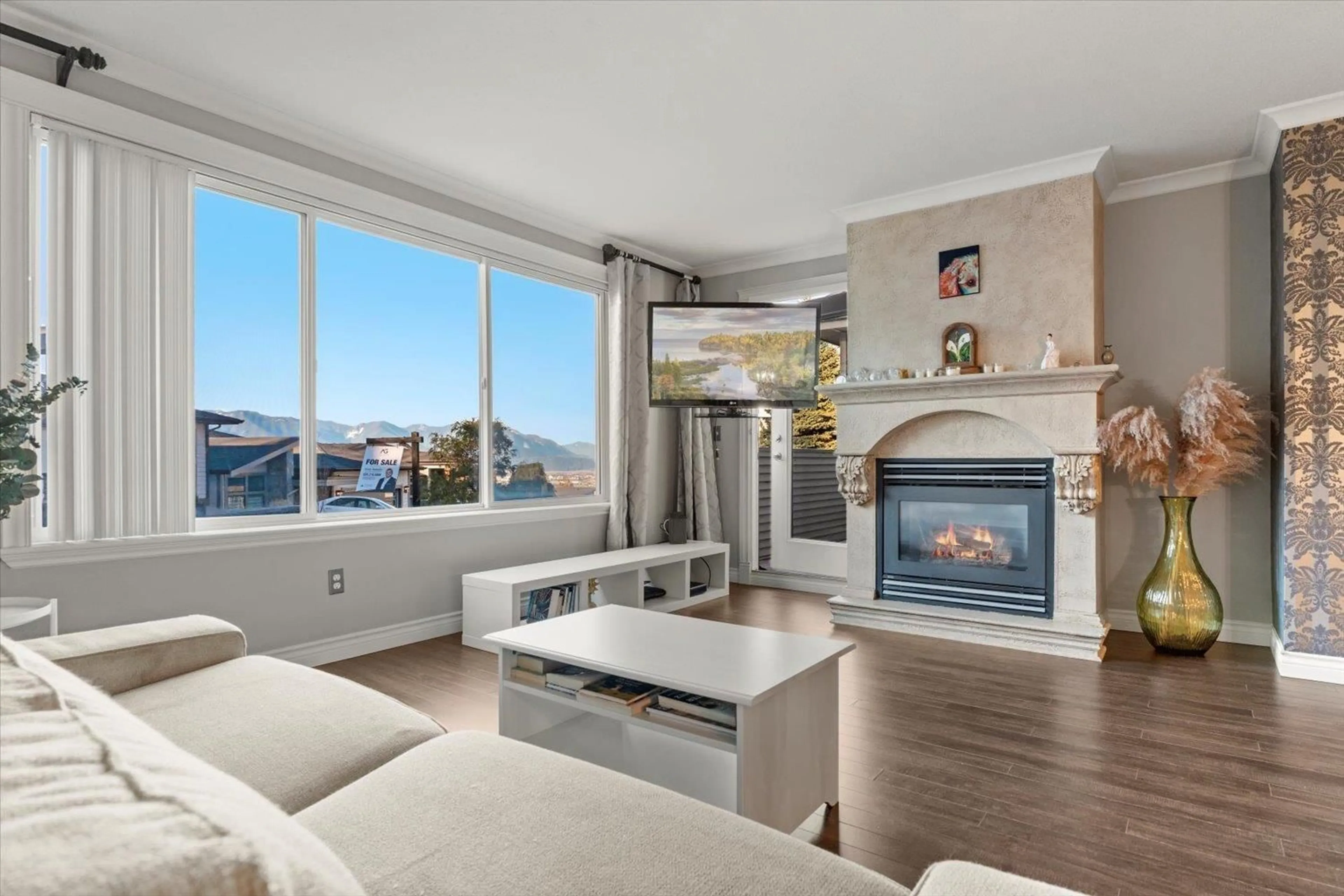 Living room with furniture, unknown for 1601 - 5260 GOLDSPRING PLACE, Chilliwack British Columbia V2R5S5