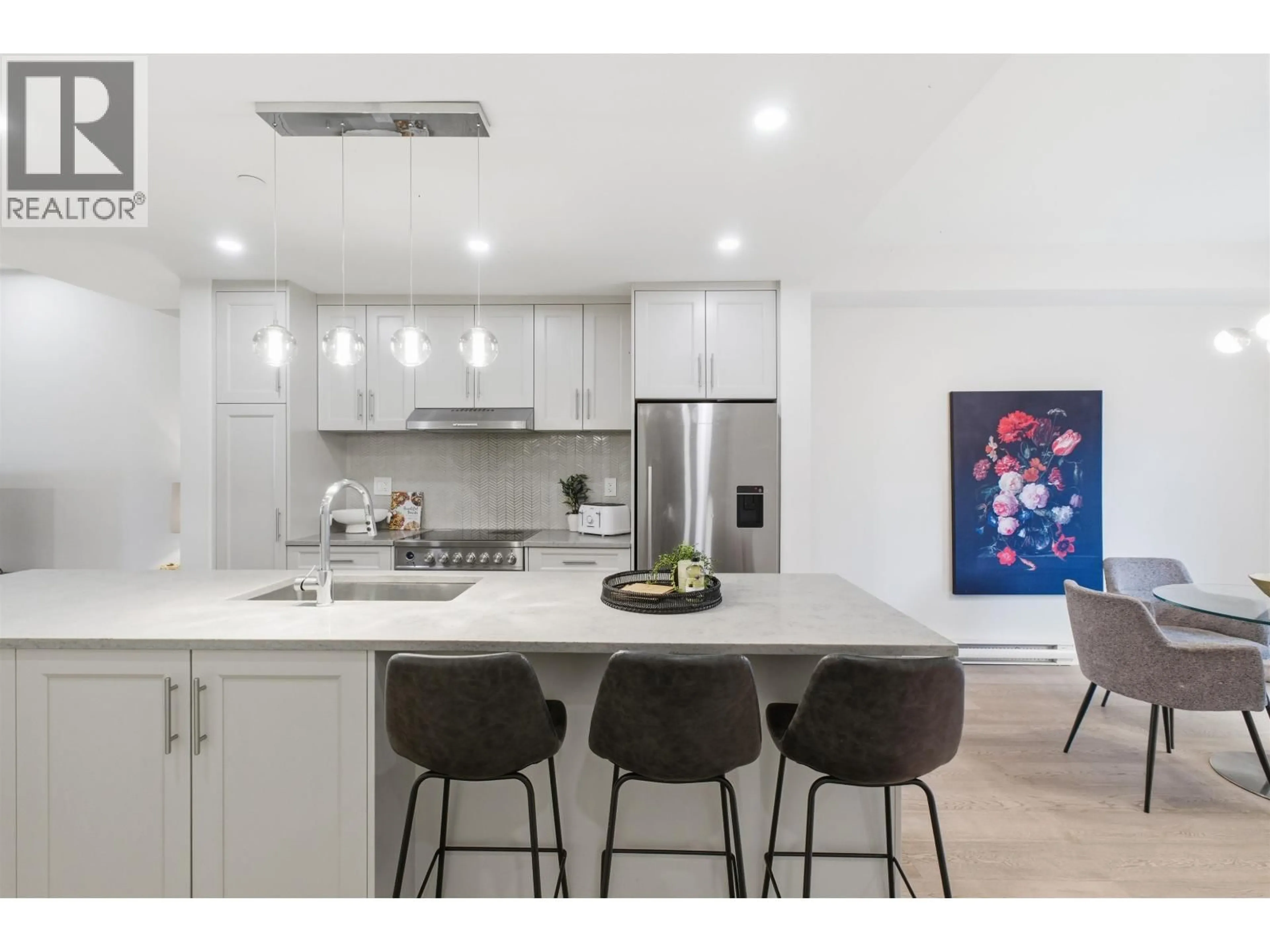 Contemporary kitchen, unknown for 2 - 115 QUEENS ROAD, North Vancouver British Columbia V7N2K4