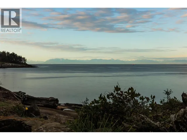 281 BELLHOUSE ROAD, Galiano Island 2