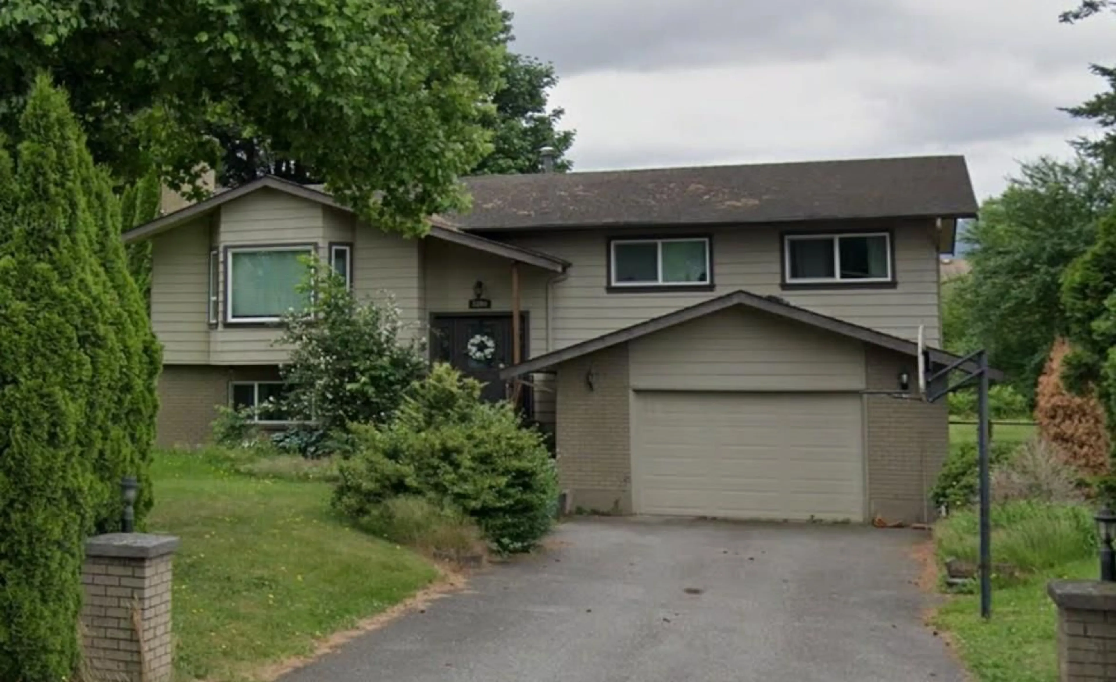 Home with vinyl exterior material, street for 5890 CARTER ROAD, Chilliwack British Columbia V2R3K1