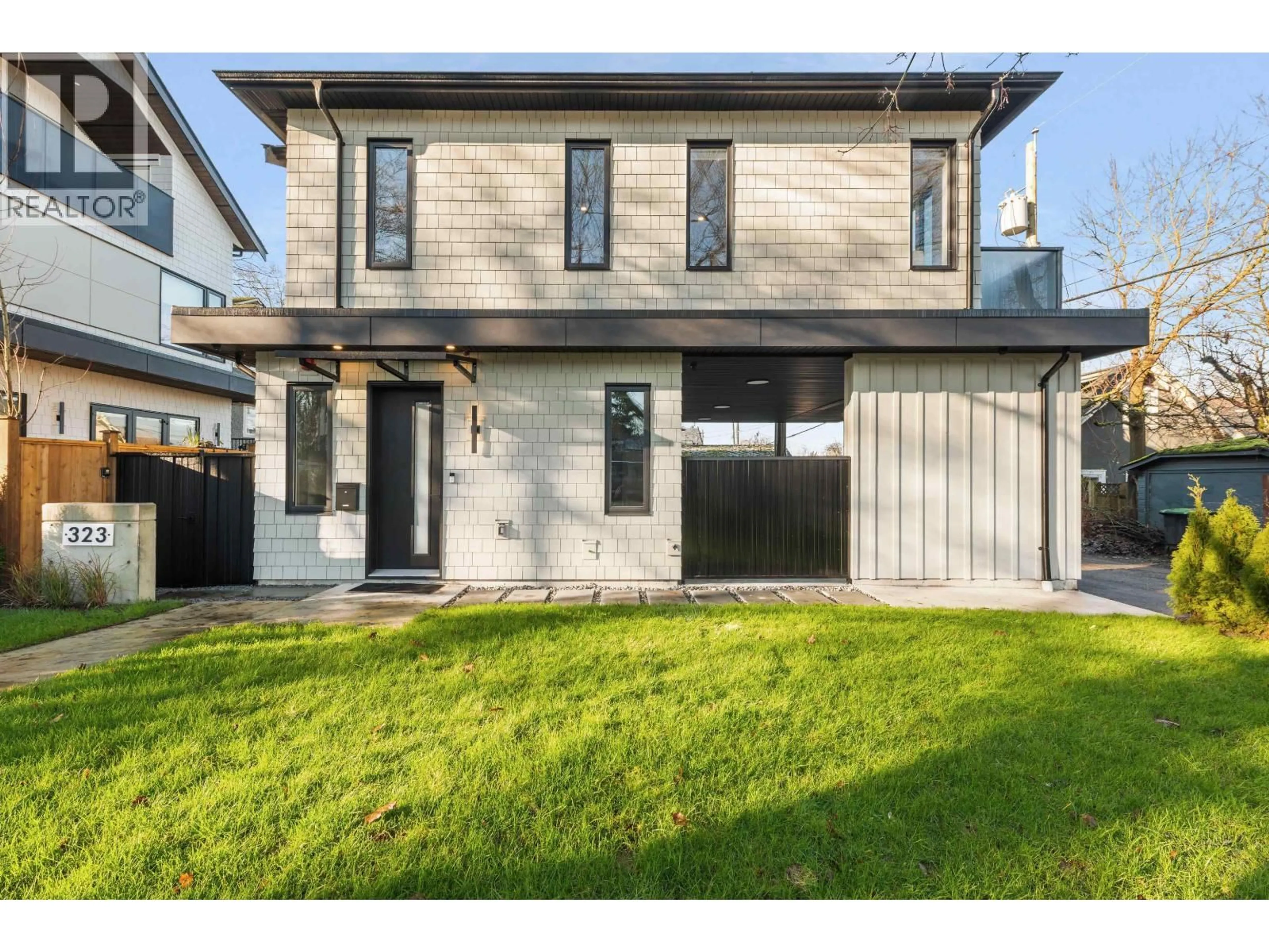 Home with brick exterior material, street for 323 KAMLOOPS STREET, Vancouver British Columbia V5K0A9