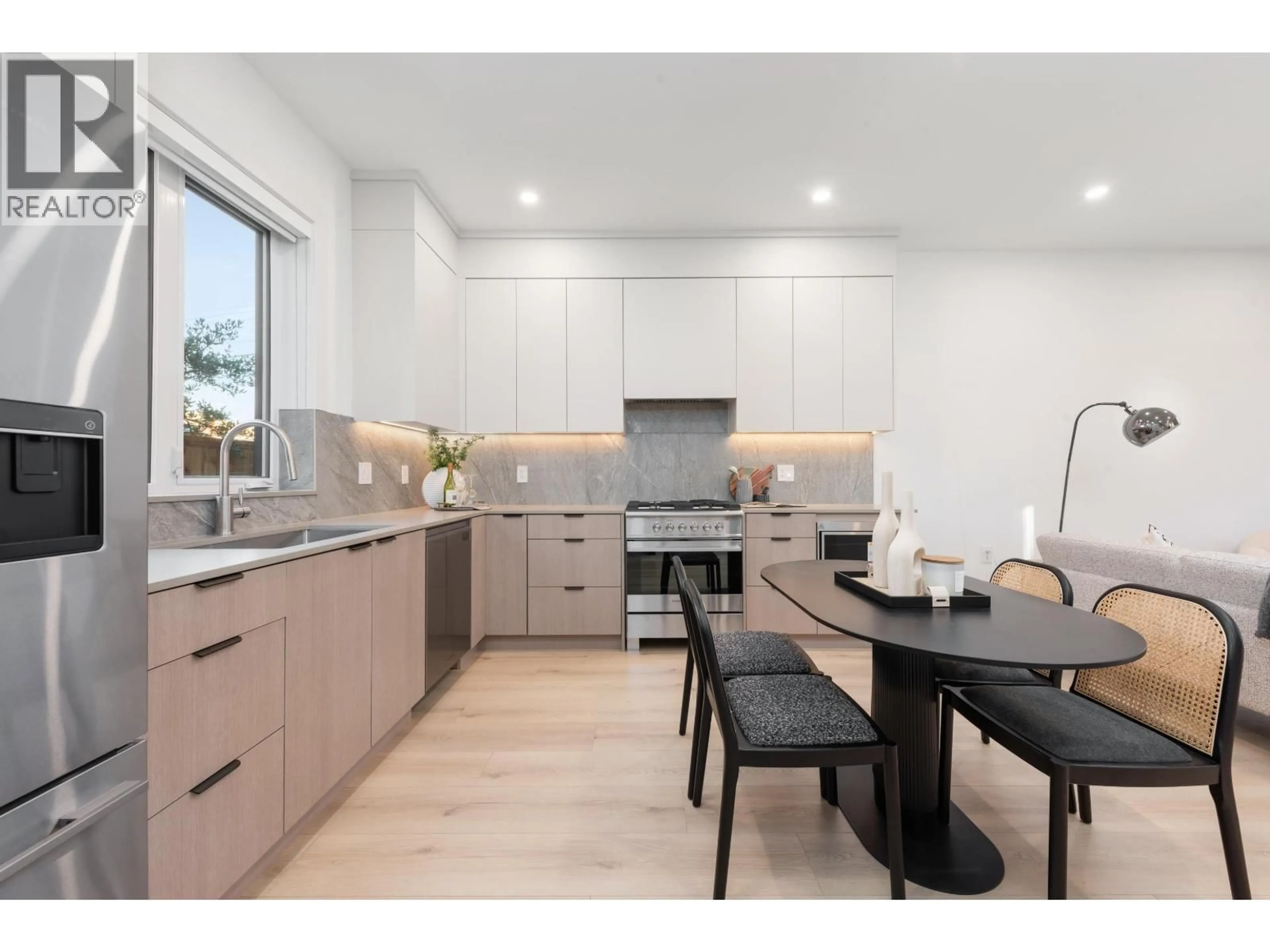 Open concept kitchen, unknown for 323 KAMLOOPS STREET, Vancouver British Columbia V5K0A9