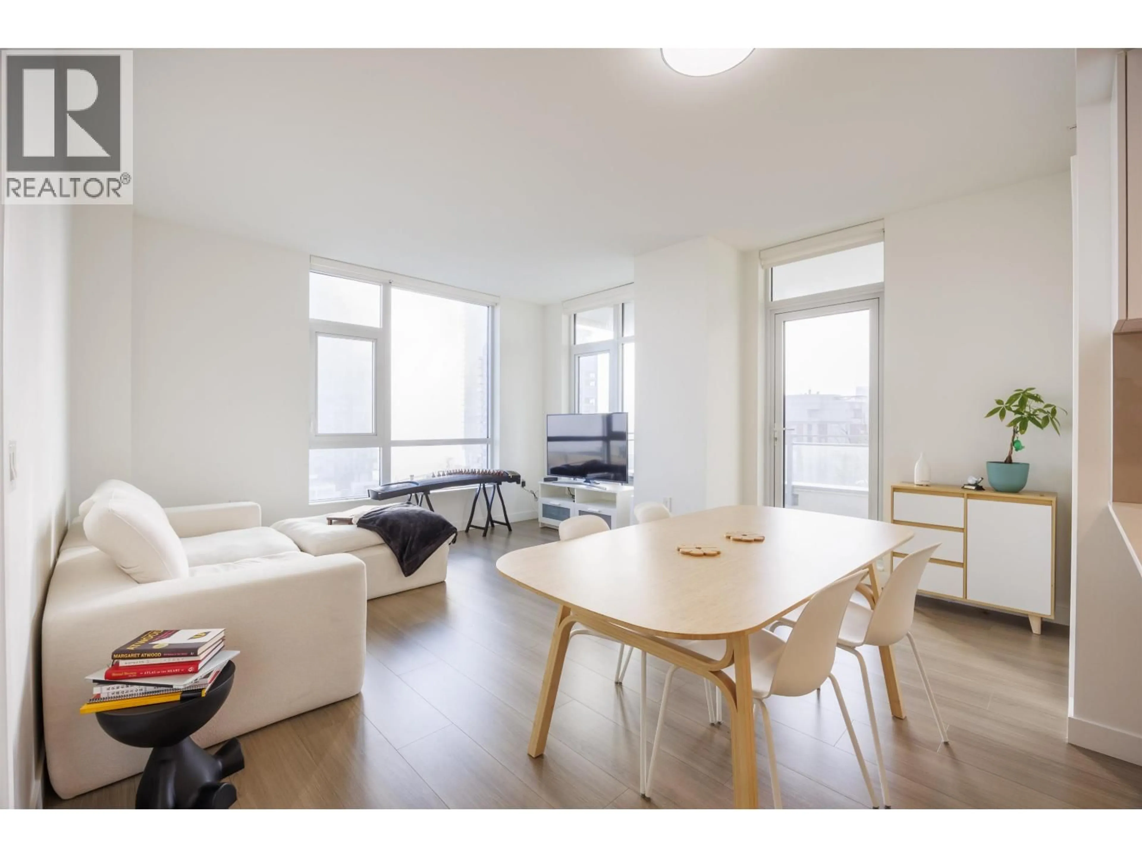 Living room with furniture, wood/laminate floor for 508 - 618 CARNARVON STREET, New Westminster British Columbia V3M0N9