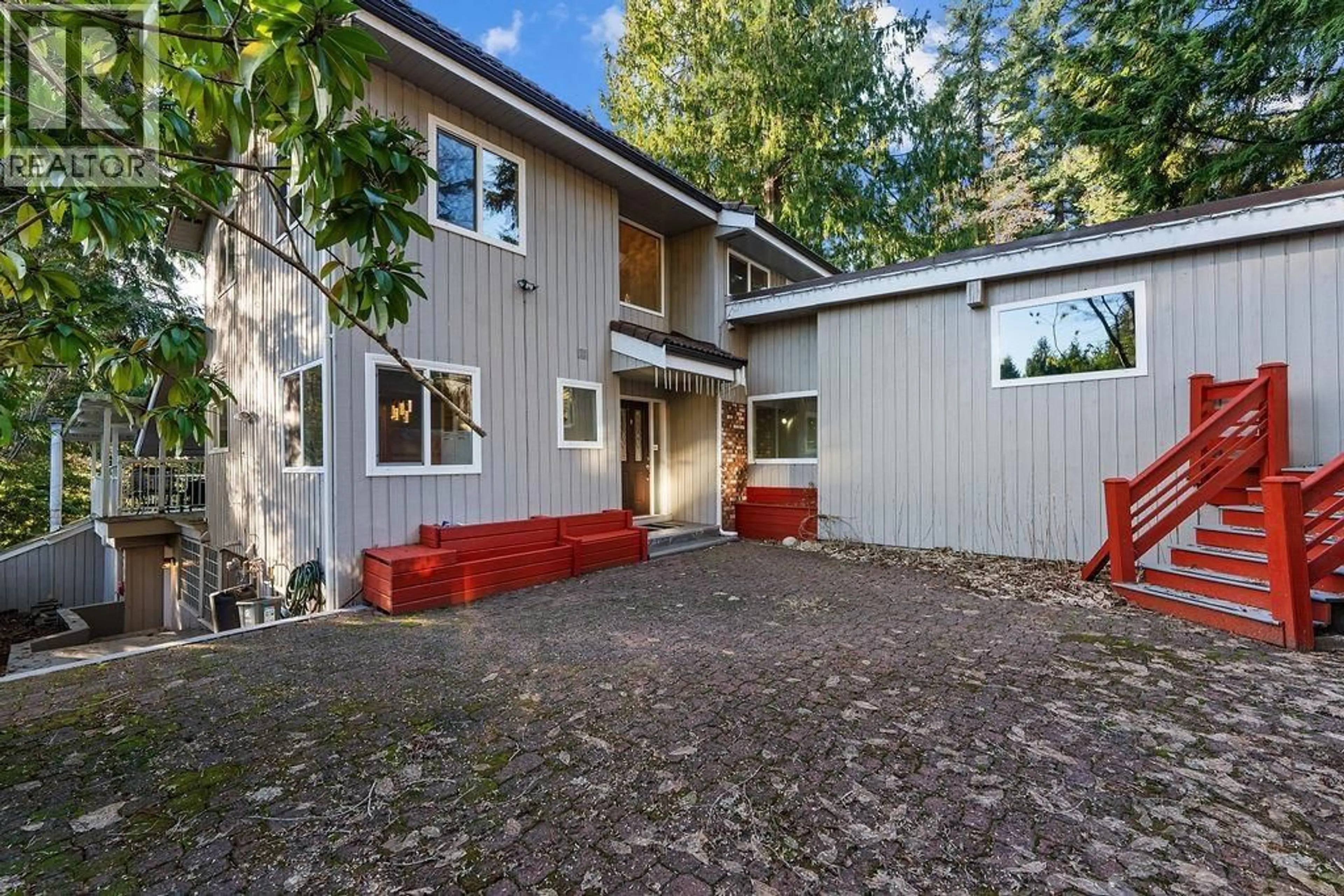 Unknown for 271 MONTROYAL BOULEVARD, North Vancouver British Columbia V7N4E4