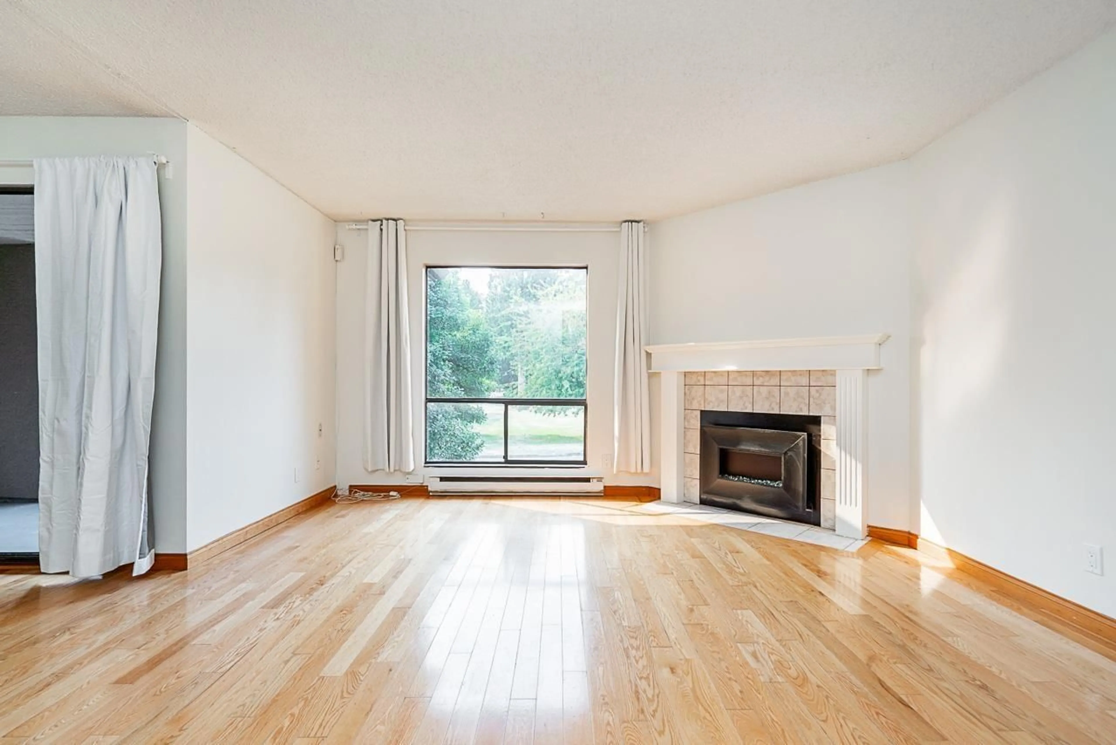 Unknown for 10570 HOLLY PARK LANE, Surrey British Columbia V3R6X9