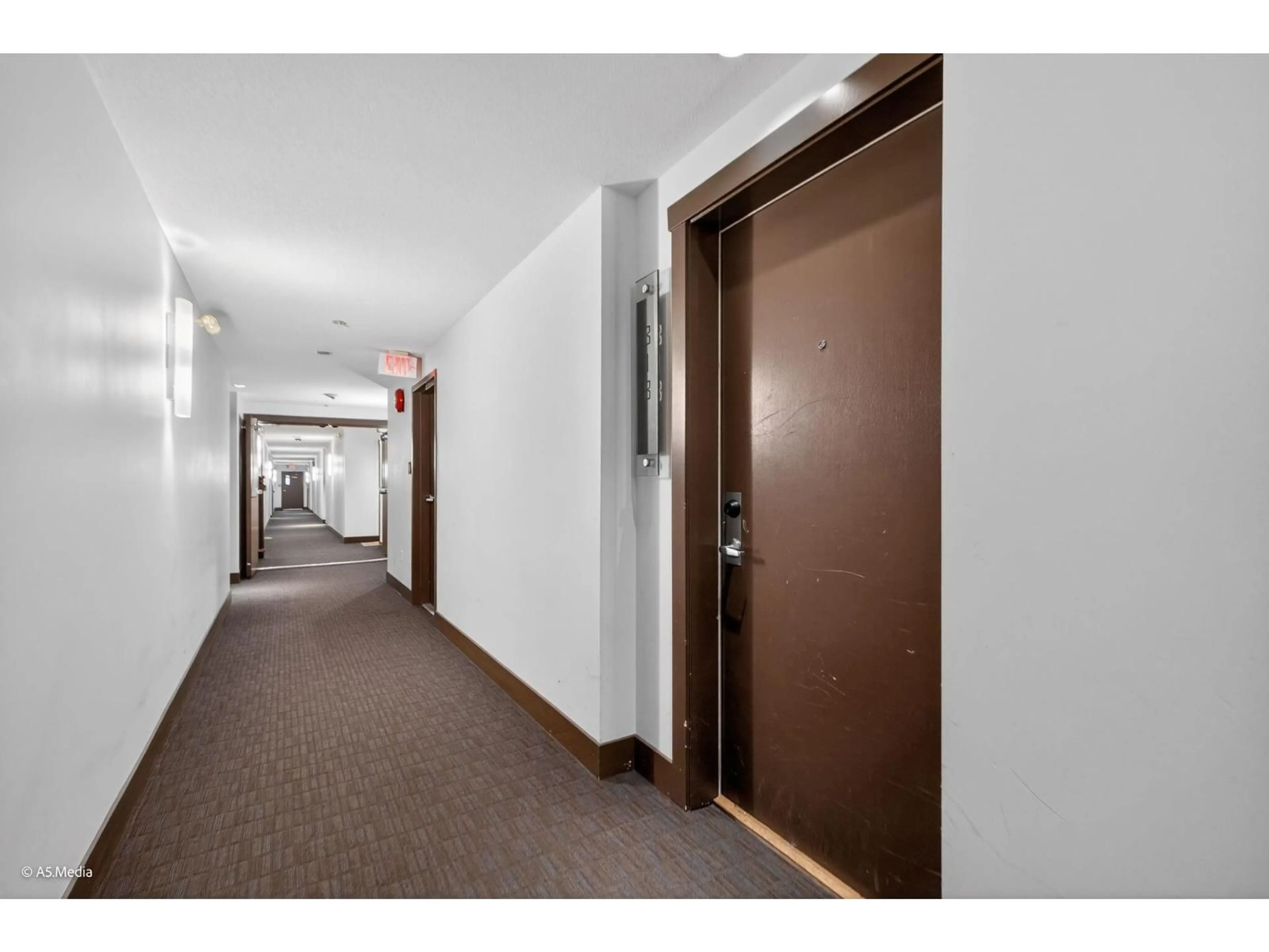 Indoor foyer for 318 - 13555 GATEWAY DRIVE, Surrey British Columbia V3T0B5