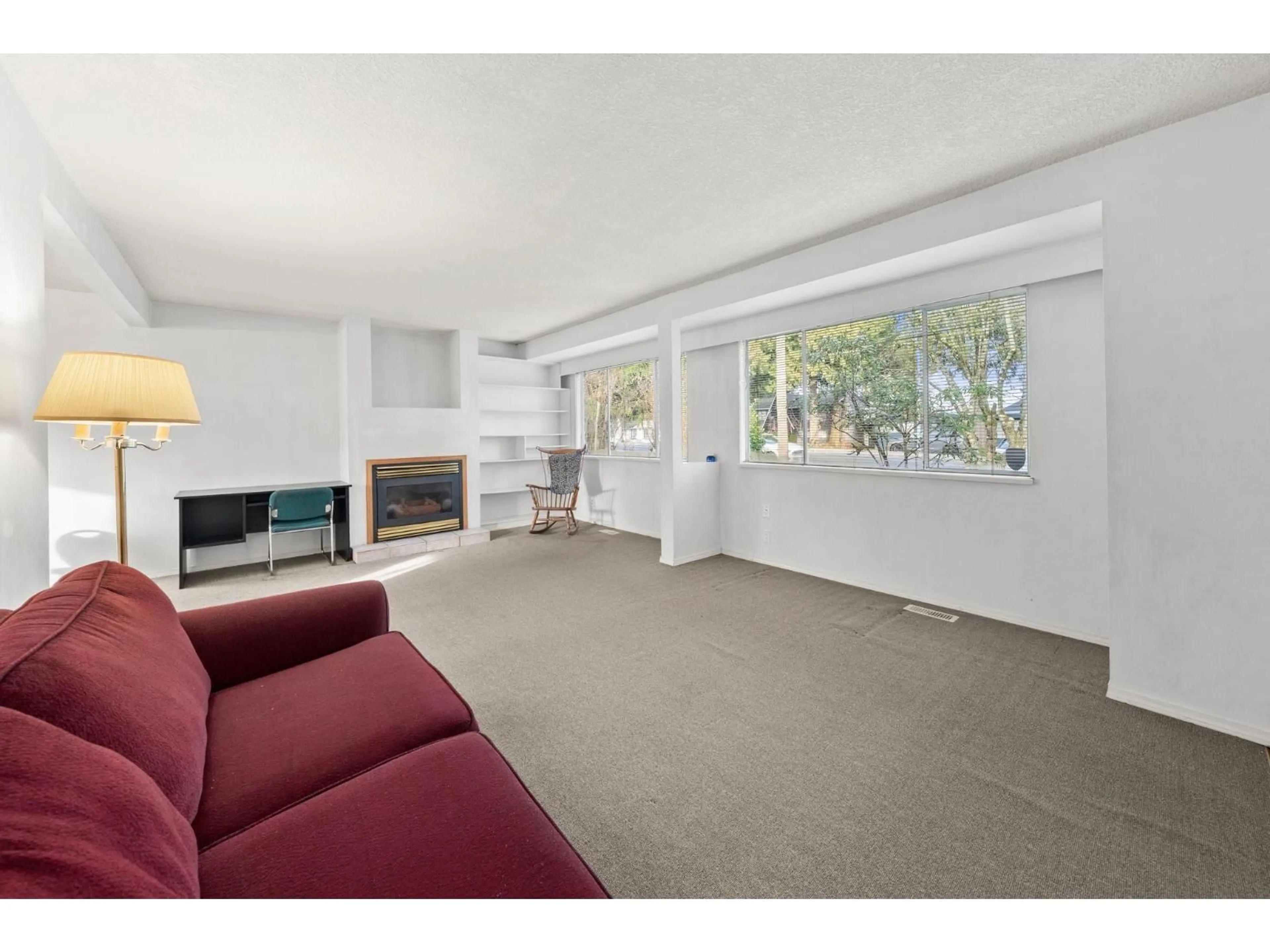 Living room with furniture, unknown for 14750 60 AVENUE, Surrey British Columbia V3S1R7