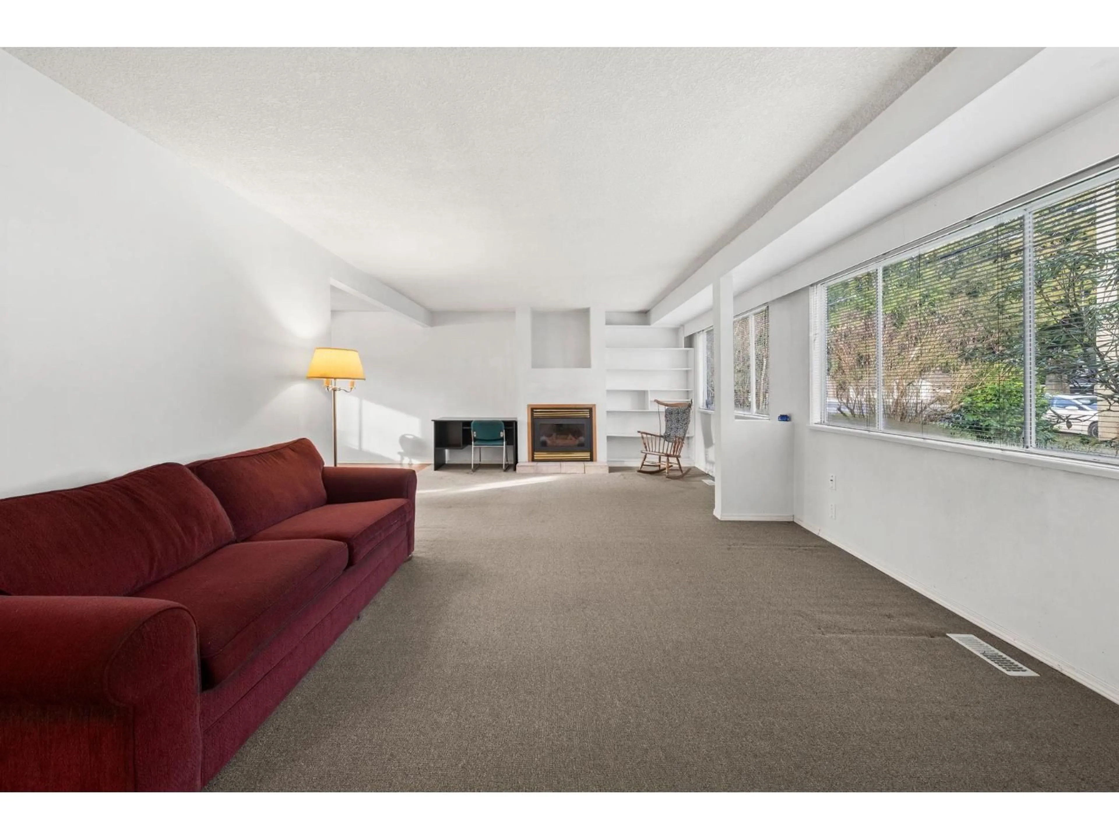 Living room with furniture, unknown for 14750 60 AVENUE, Surrey British Columbia V3S1R7