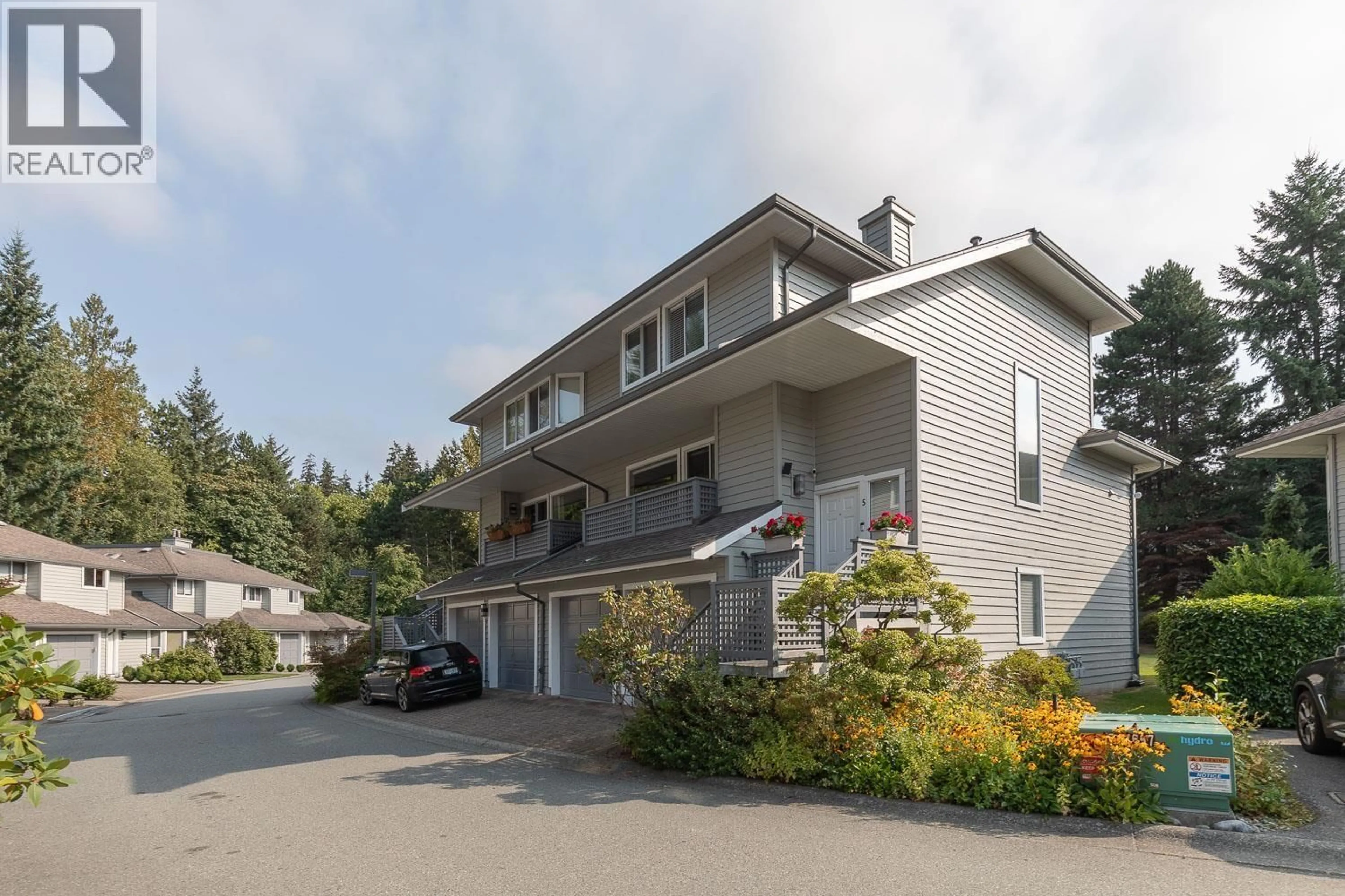 Patio, mountain view for 5 - 3634 GARIBALDI DRIVE, North Vancouver British Columbia V7H2X5
