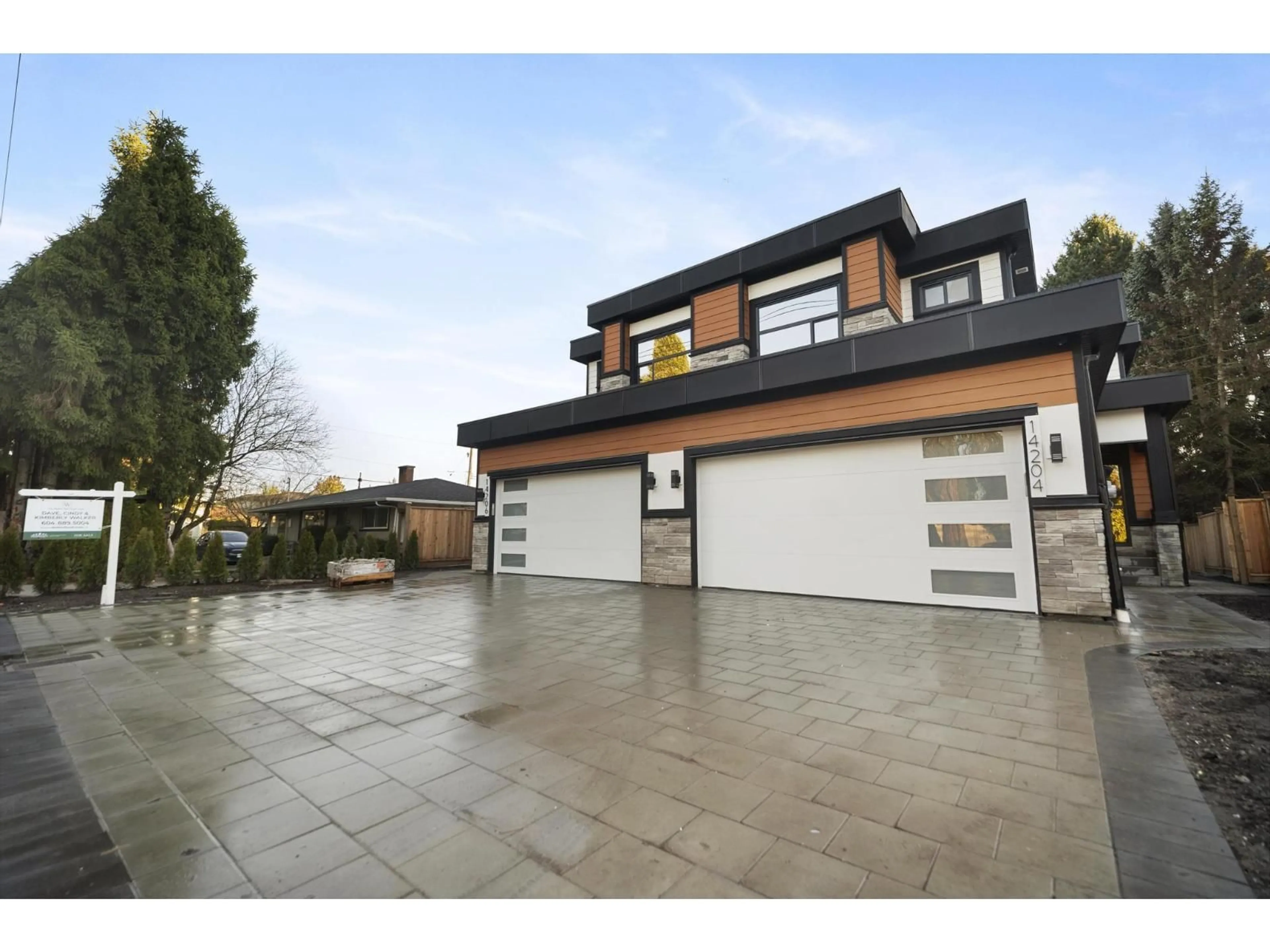 Unknown for 14204 NORTH BLUFF ROAD, White Rock British Columbia V4B3C4