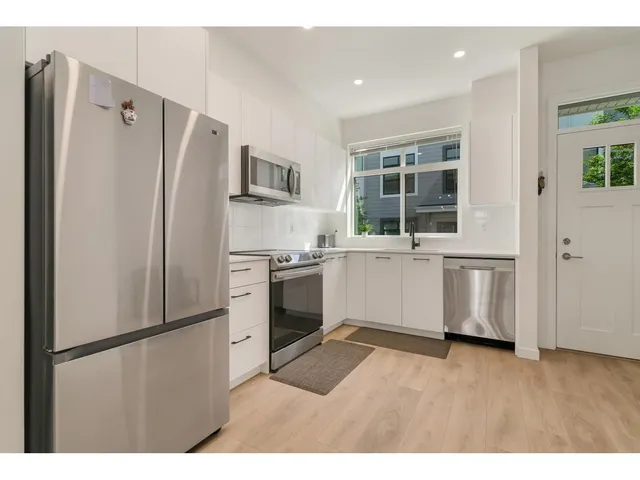 99 - 15235 SITKA DRIVE, Surrey 4