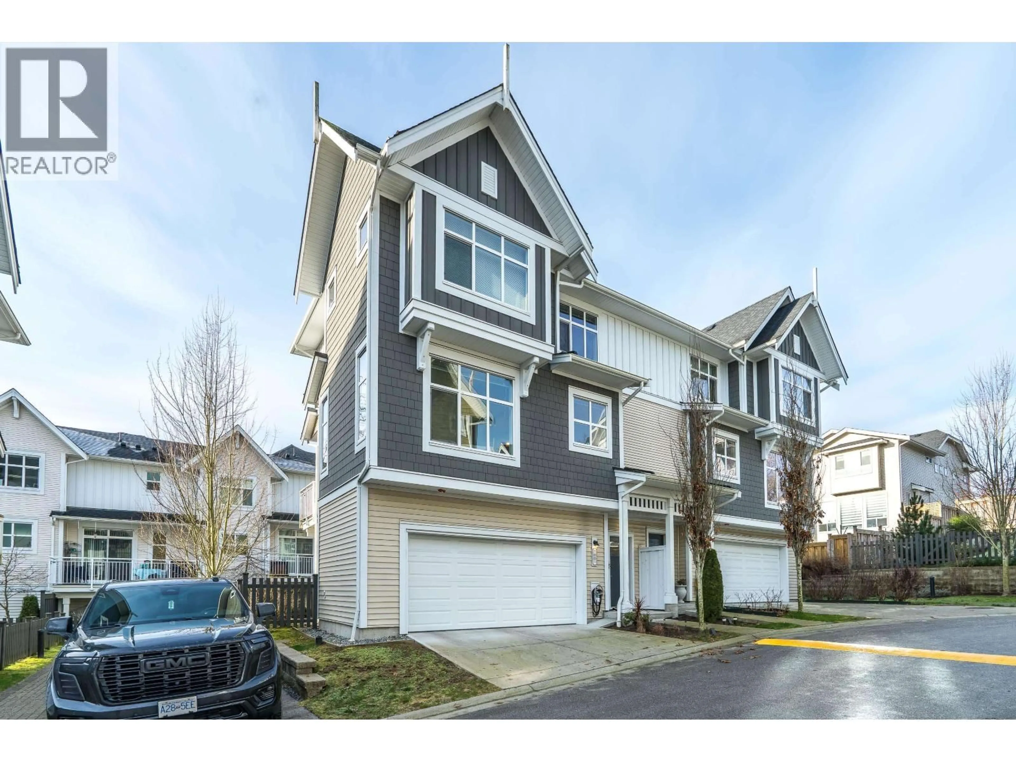 Home with vinyl exterior material, street for 1001 - 11295 PAZARENA PLACE, Maple Ridge British Columbia V2X4K9