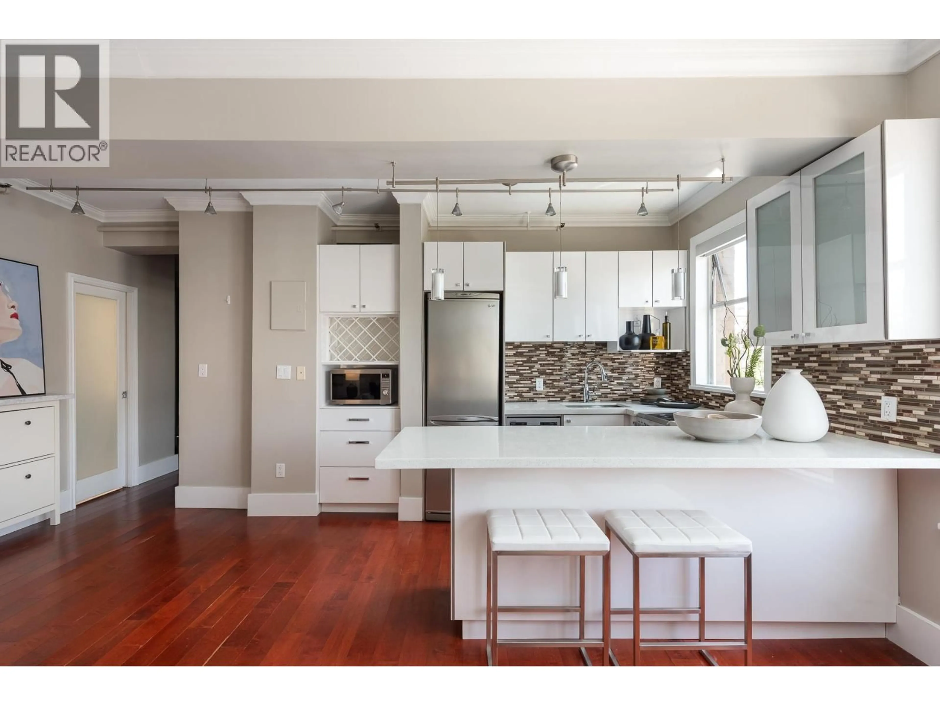 Open concept kitchen, unknown for 55 - 777 BURRARD STREET, Vancouver British Columbia V6Z1X6