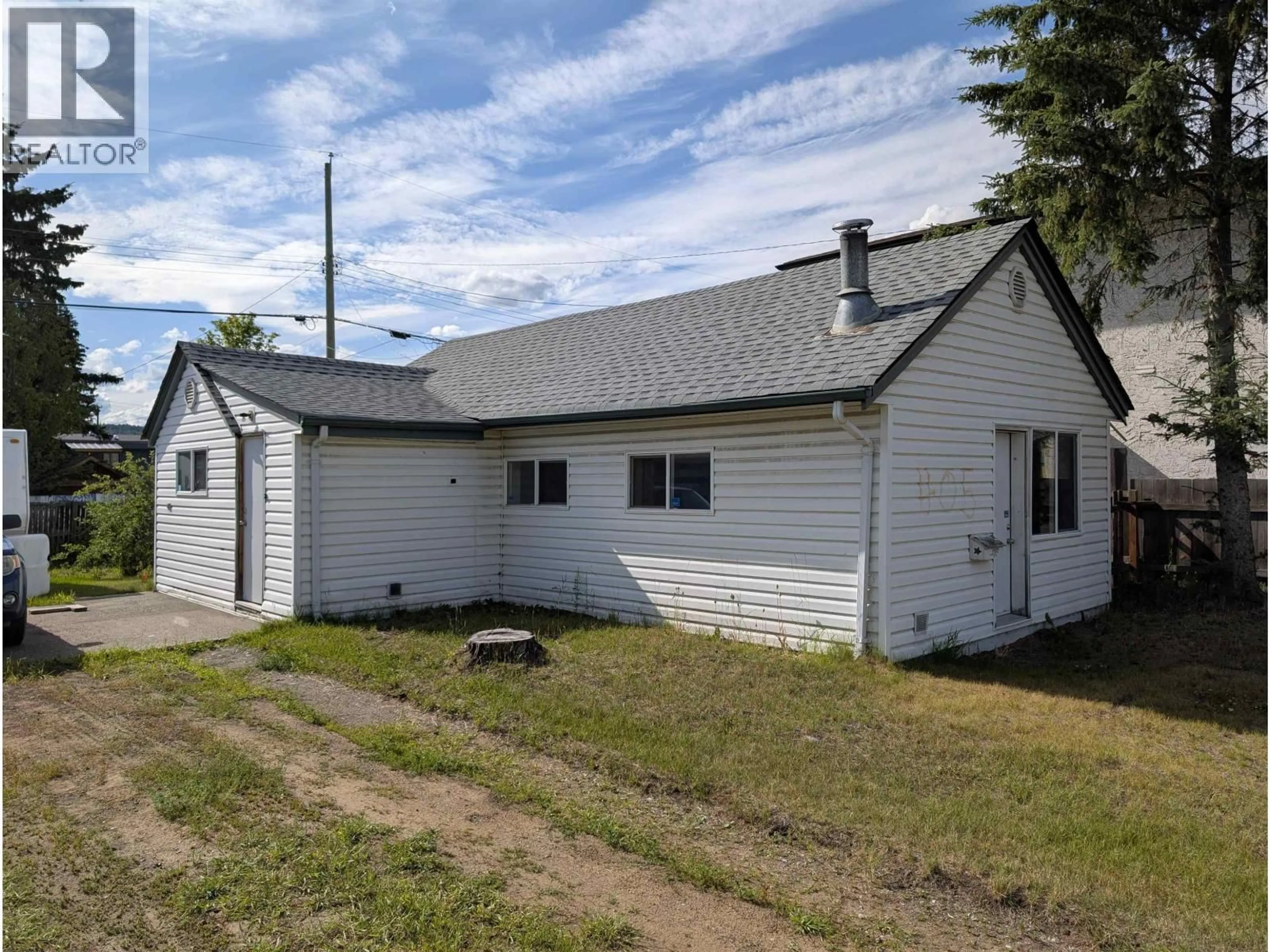 A pic from outside/outdoor area/front of a property/back of a property/a pic from drone, building for 405 MOFFAT STREET, Prince George British Columbia V2M3L4