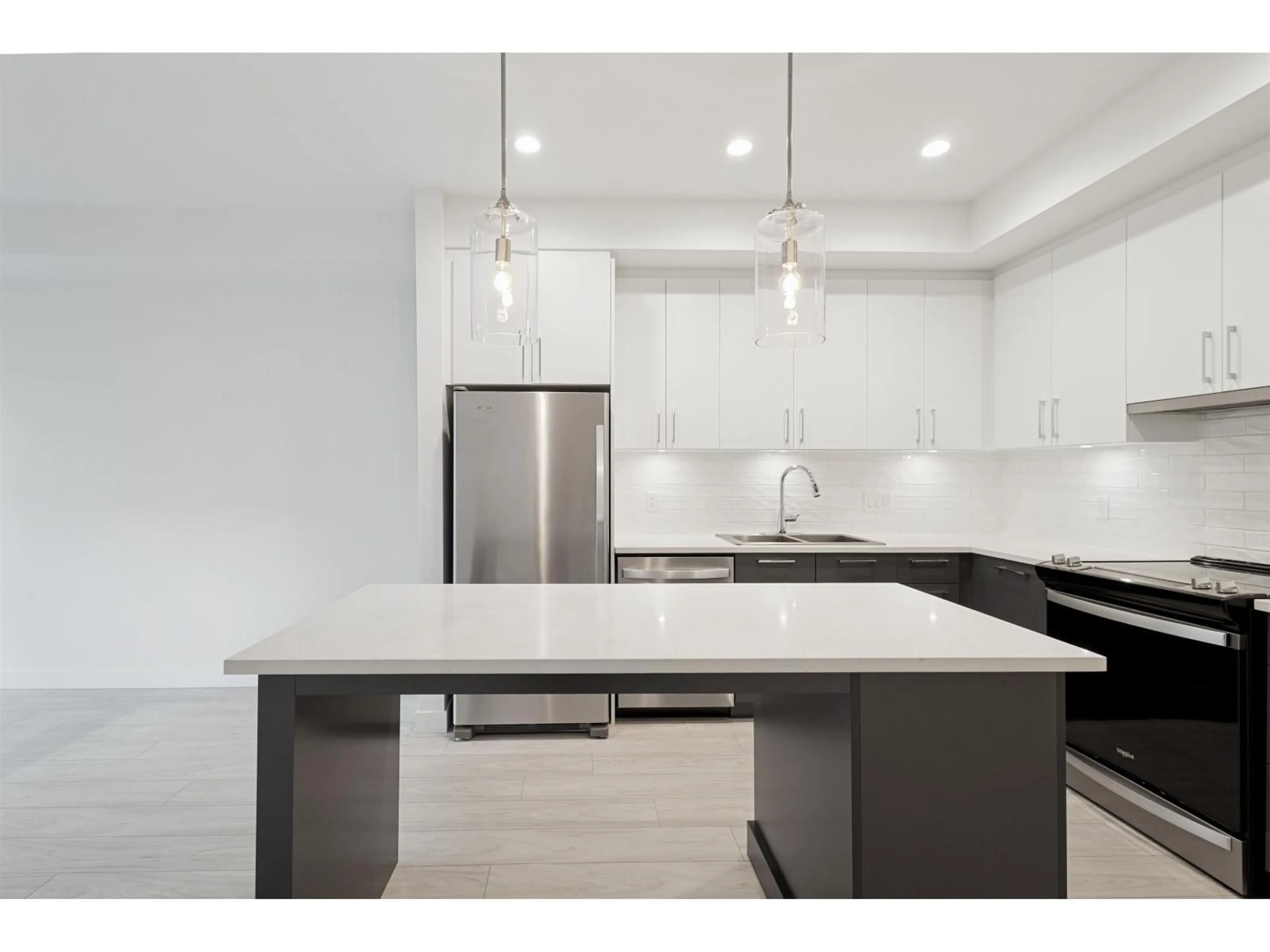 Open concept kitchen, unknown for B123 - 20834 80 AVENUE, Langley British Columbia V2Y3M6