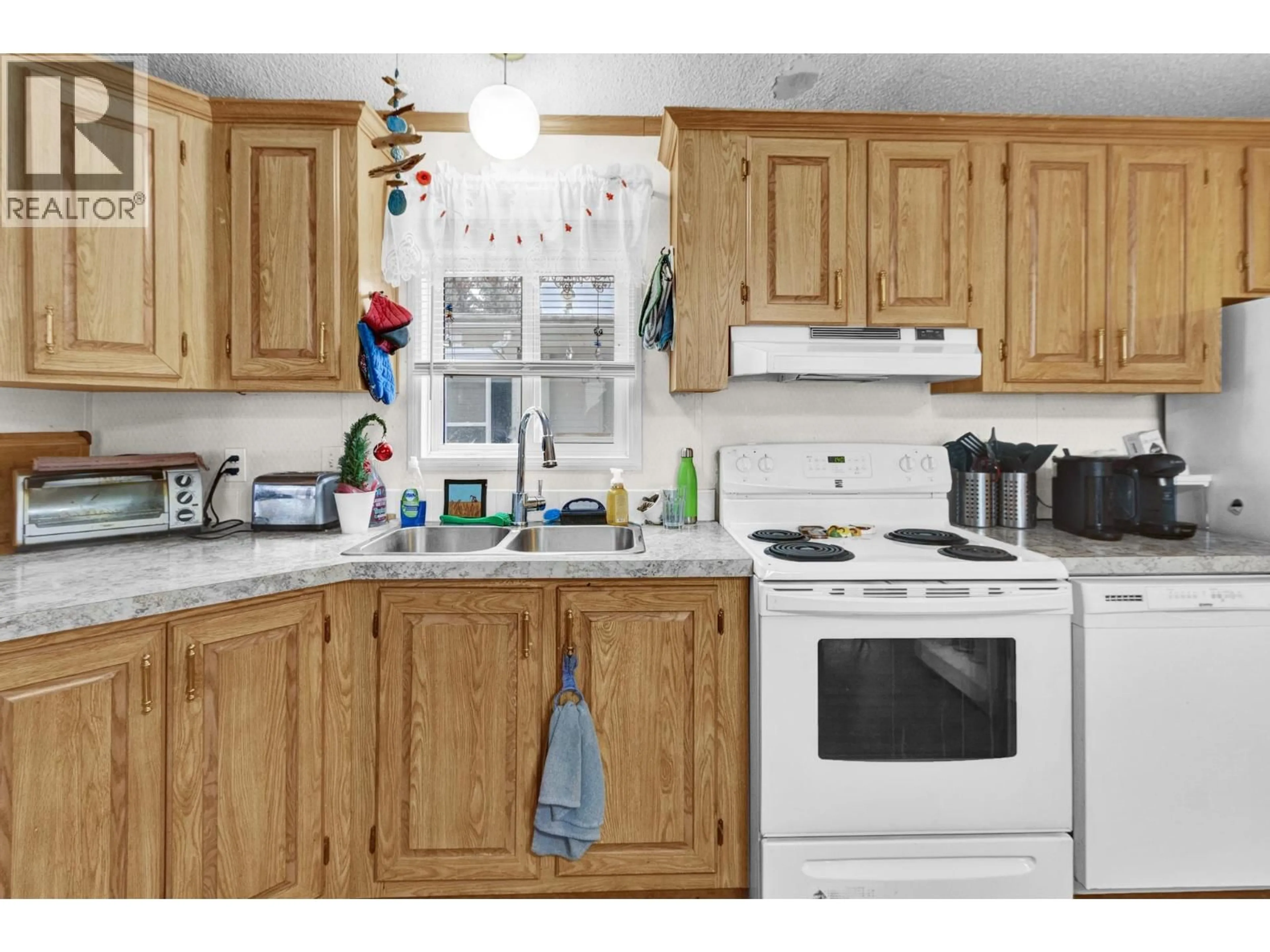 Standard kitchen, wood/laminate floor for 22 - 1000 INVERNESS ROAD, Prince George British Columbia V2K4V1