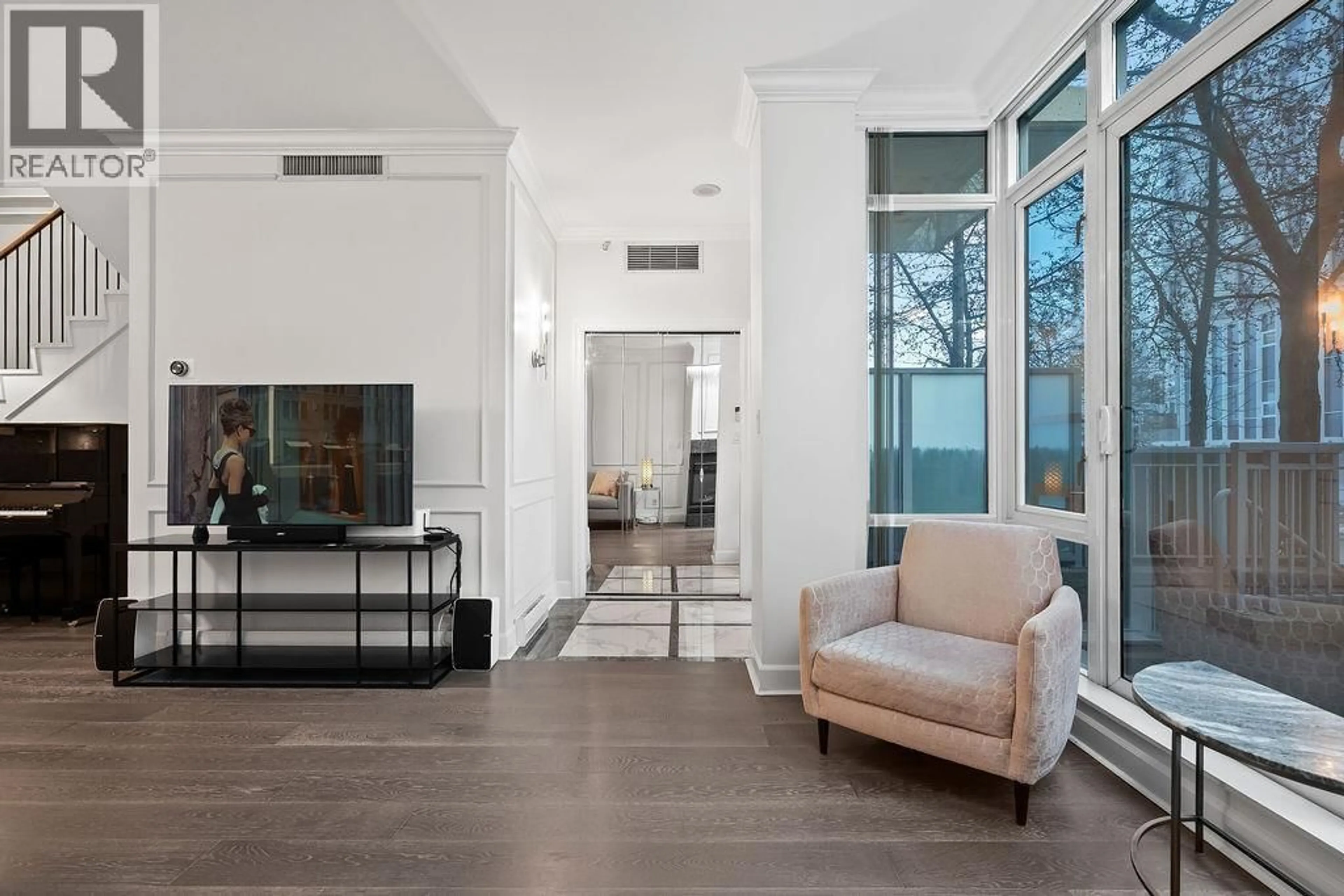 Indoor foyer for 493 BROUGHTON STREET, Vancouver British Columbia V6G3E8