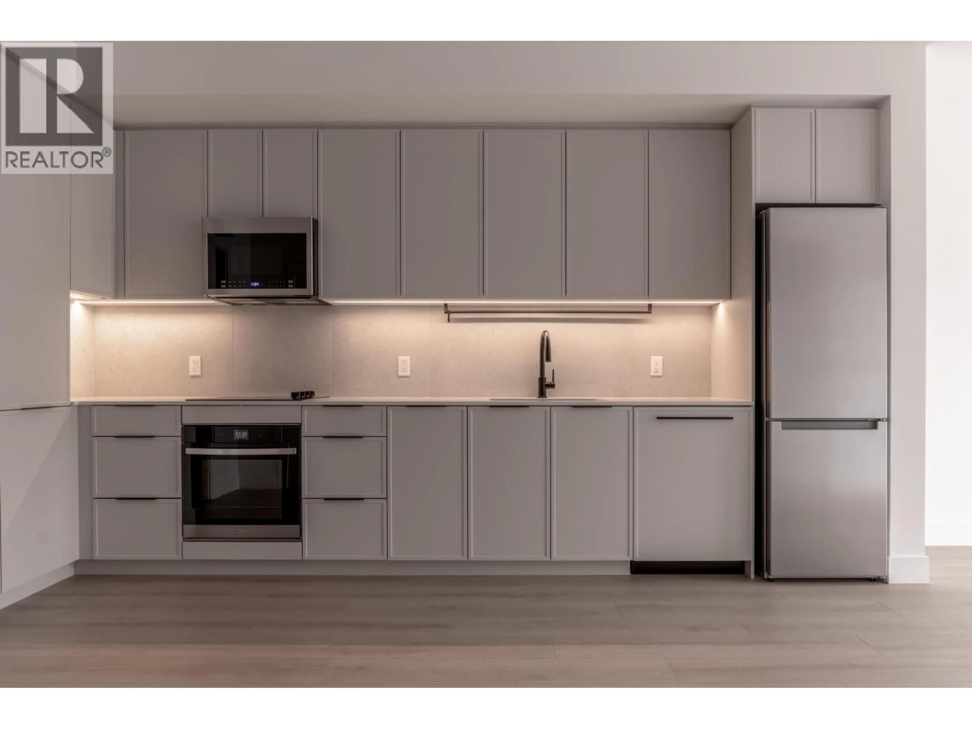 Standard kitchen, unknown for 308 - 3075 MURRAY STREET, Coquitlam British Columbia V3H1X3