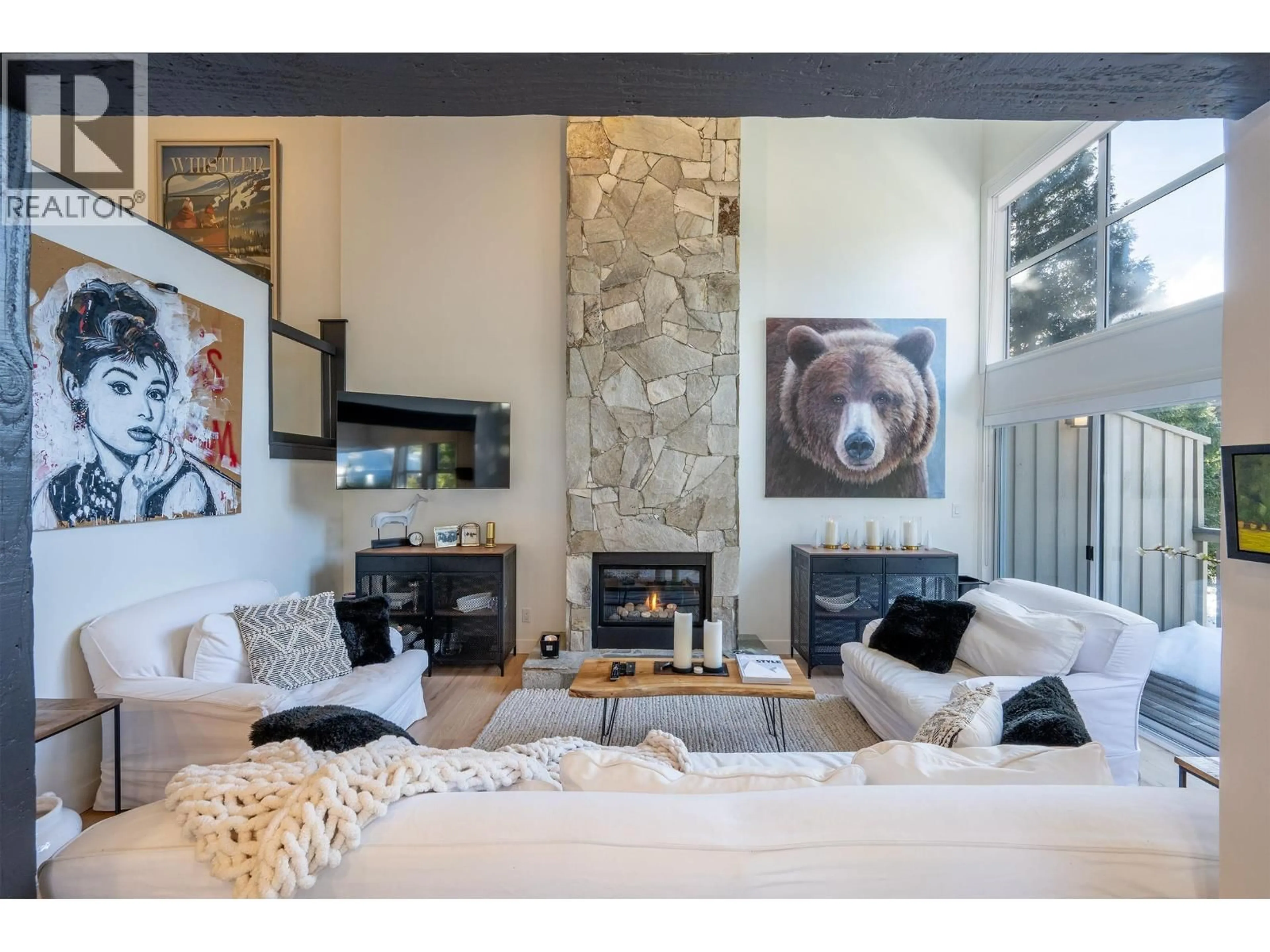 Living room with furniture, unknown for 2219 ASPEN DRIVE, Whistler British Columbia V8E0A6