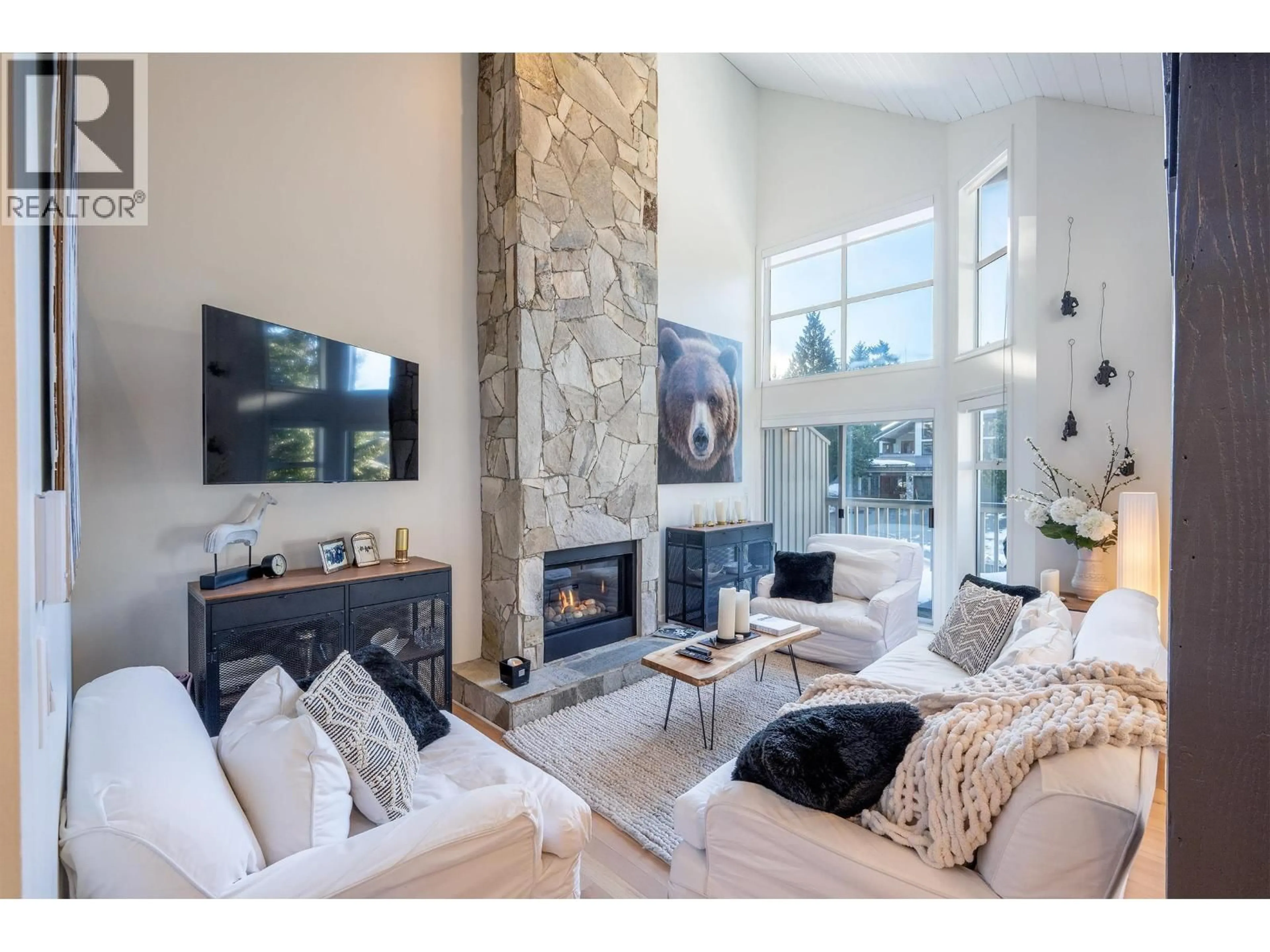 Living room with furniture, unknown for 2219 ASPEN DRIVE, Whistler British Columbia V8E0A6