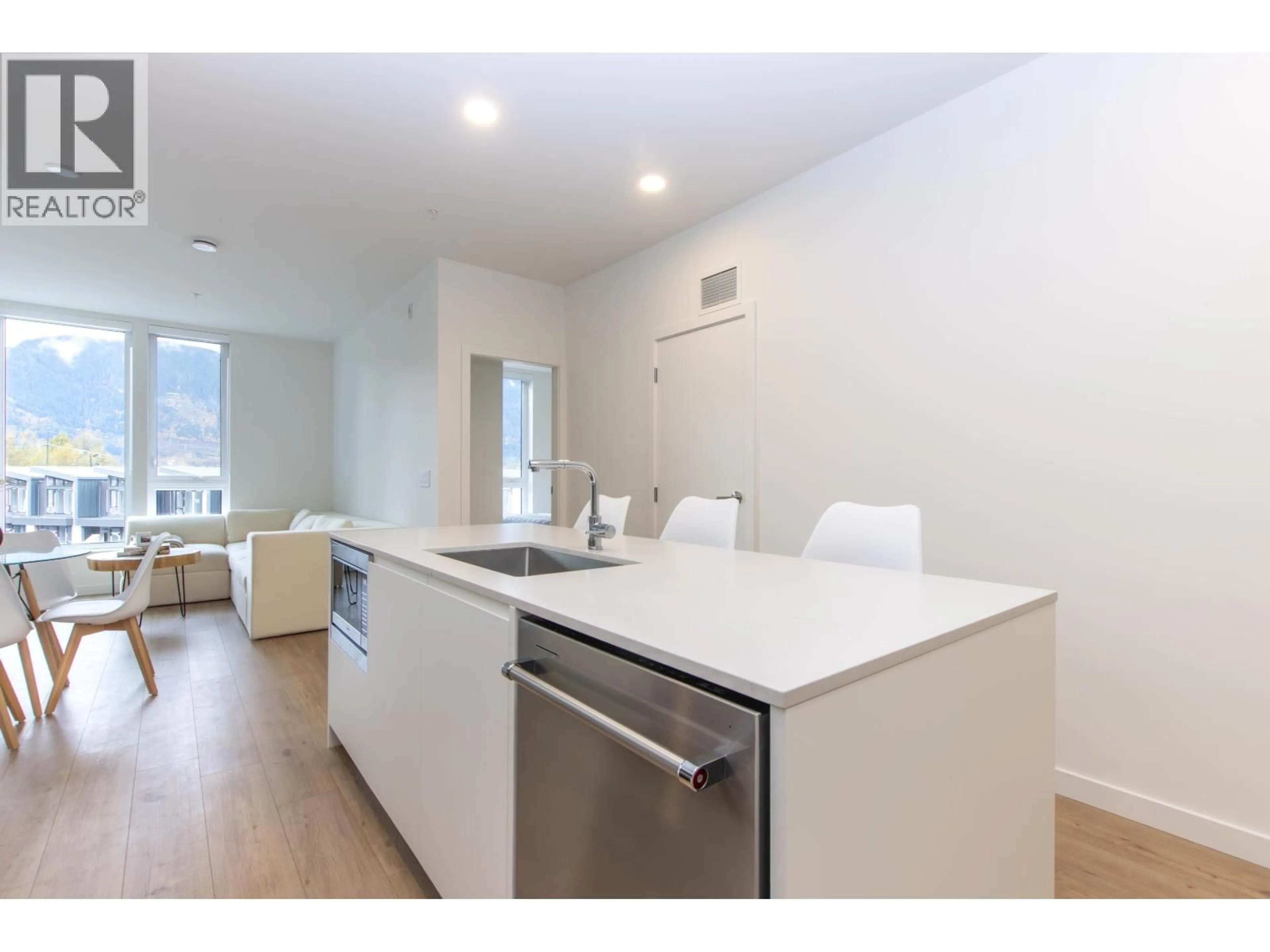 Open concept kitchen, unknown for 303 - 1506 SCOTT CRESCENT, Squamish British Columbia V8B1G4