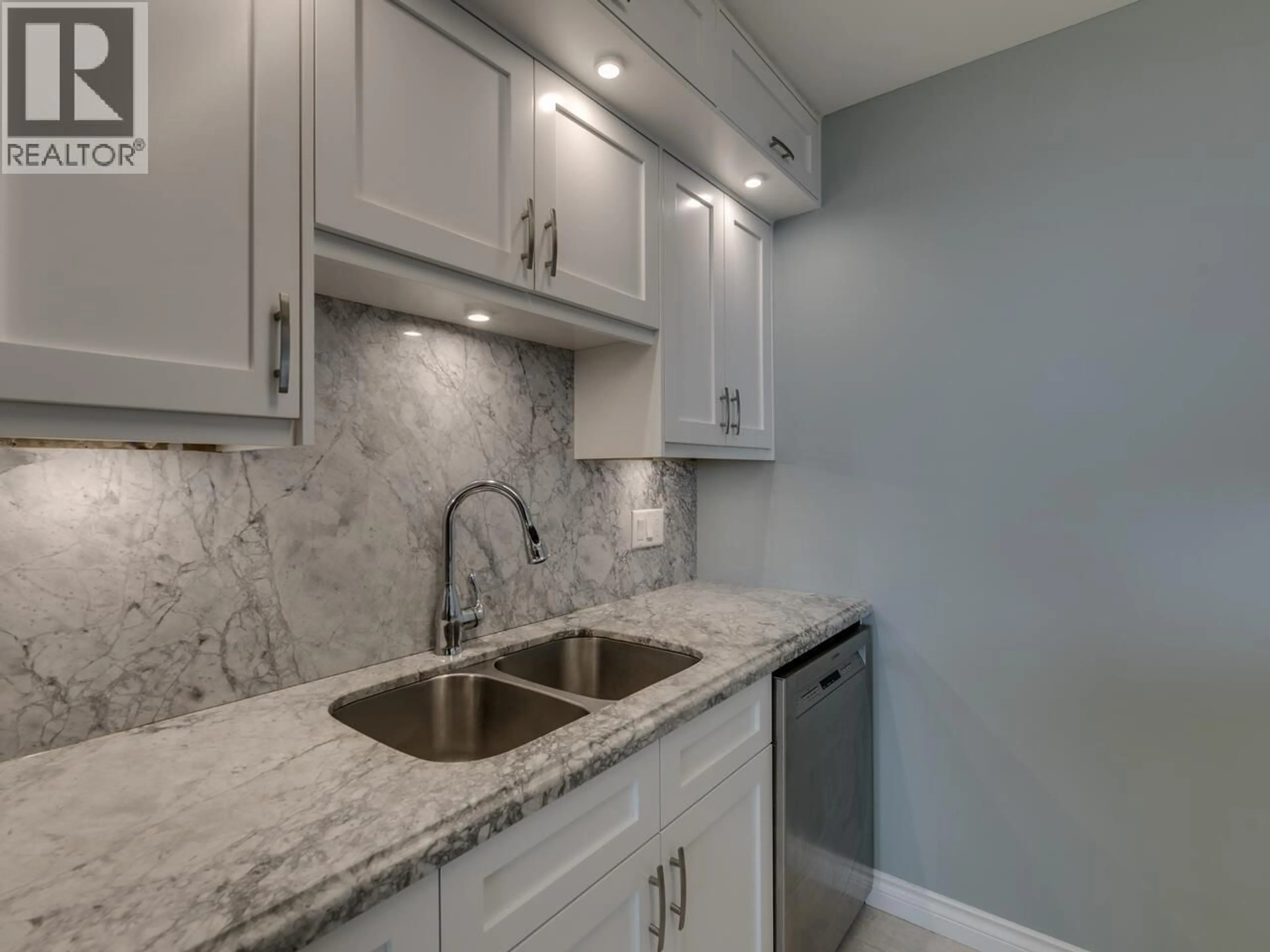 Unknown for 902 - 3920 HASTINGS STREET, Burnaby British Columbia V5C6C7