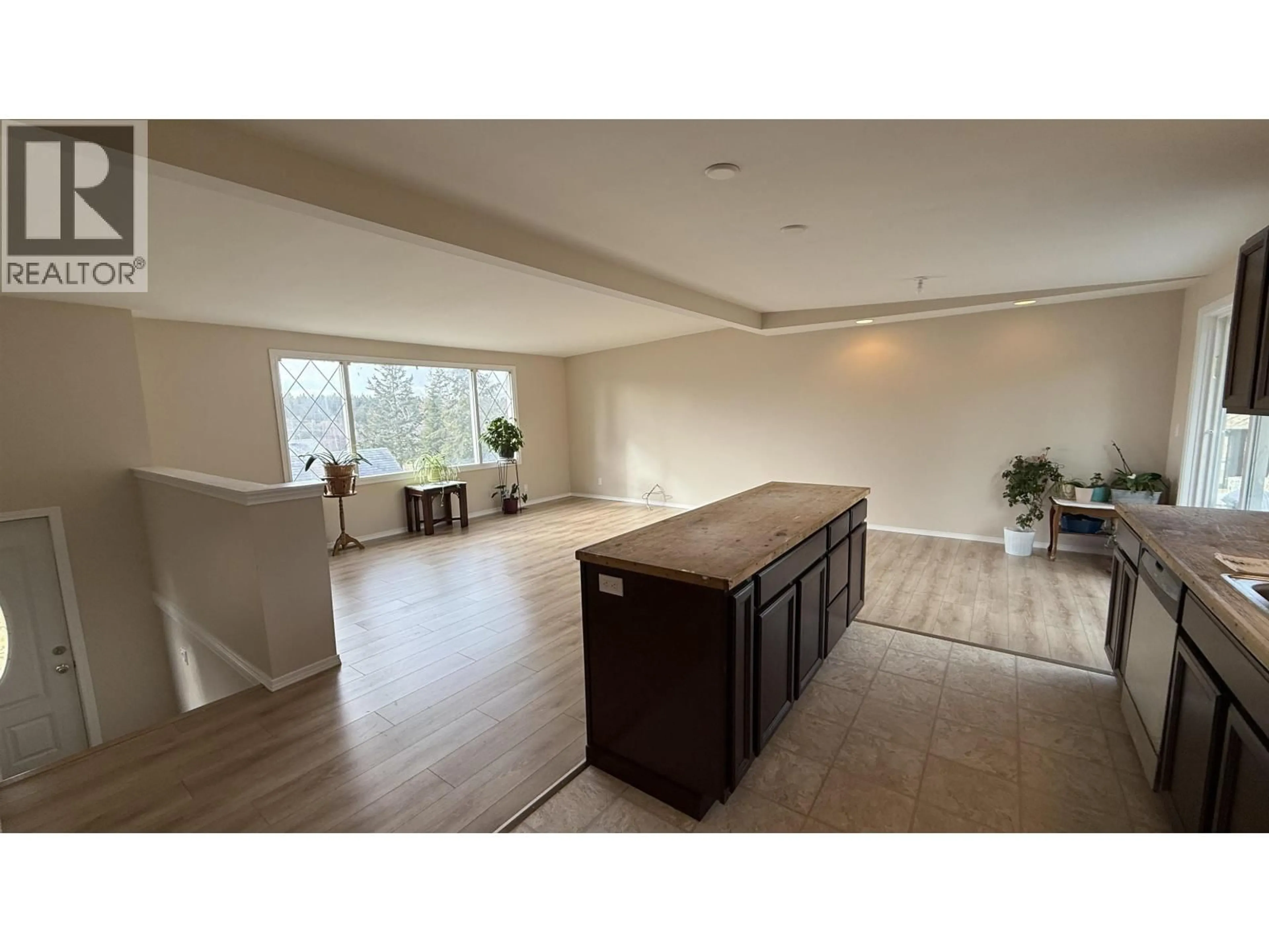 Open concept kitchen, unknown for 4953 TELQUA DRIVE, 108 Mile Ranch British Columbia V0K2E1