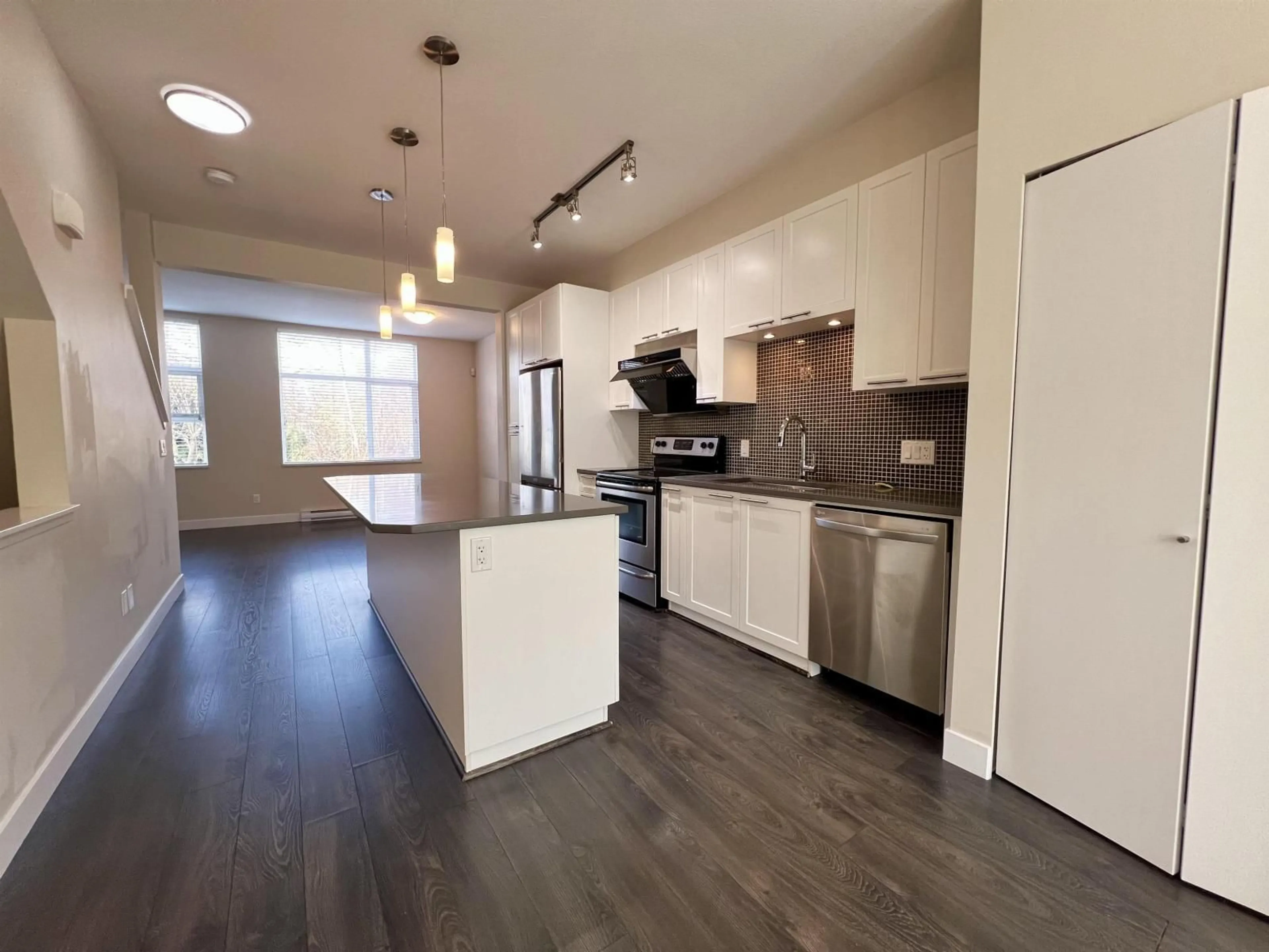 Open concept kitchen, unknown for 113 - 2228 162 STREET, Surrey British Columbia V3Z6P4