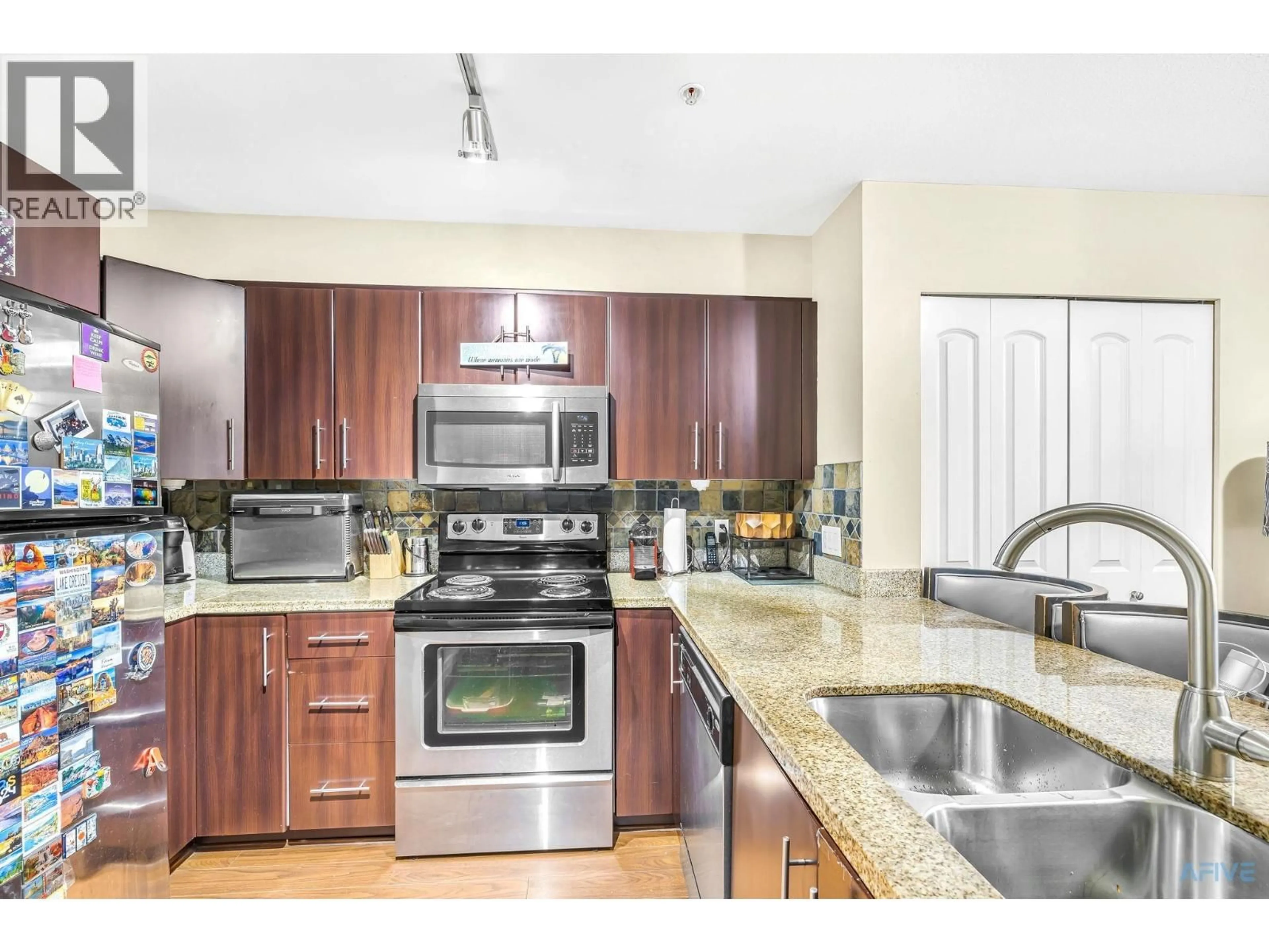 Standard kitchen, unknown for 11 - 7428 14TH AVENUE AVENUE, Burnaby British Columbia V3N0C2