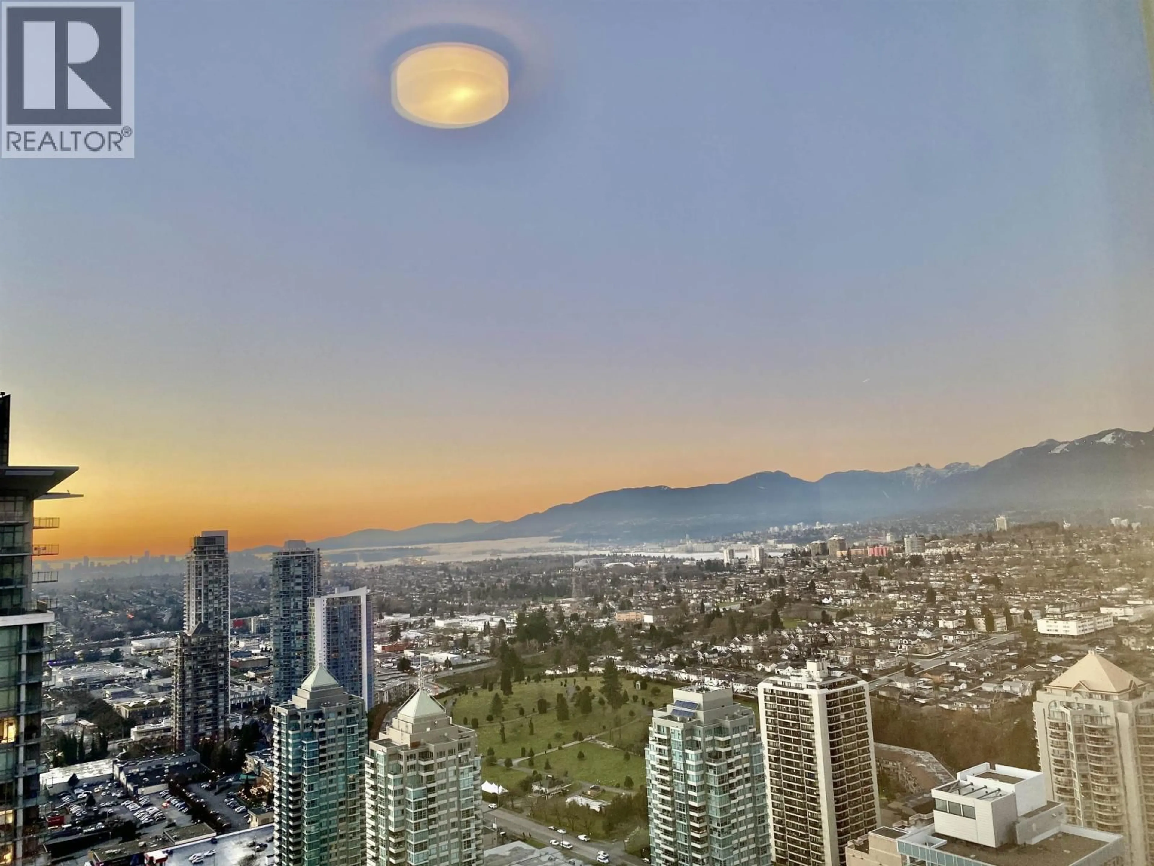 Blurry image for 3802 - 4485 SKYLINE DRIVE, Burnaby British Columbia V5C0J2